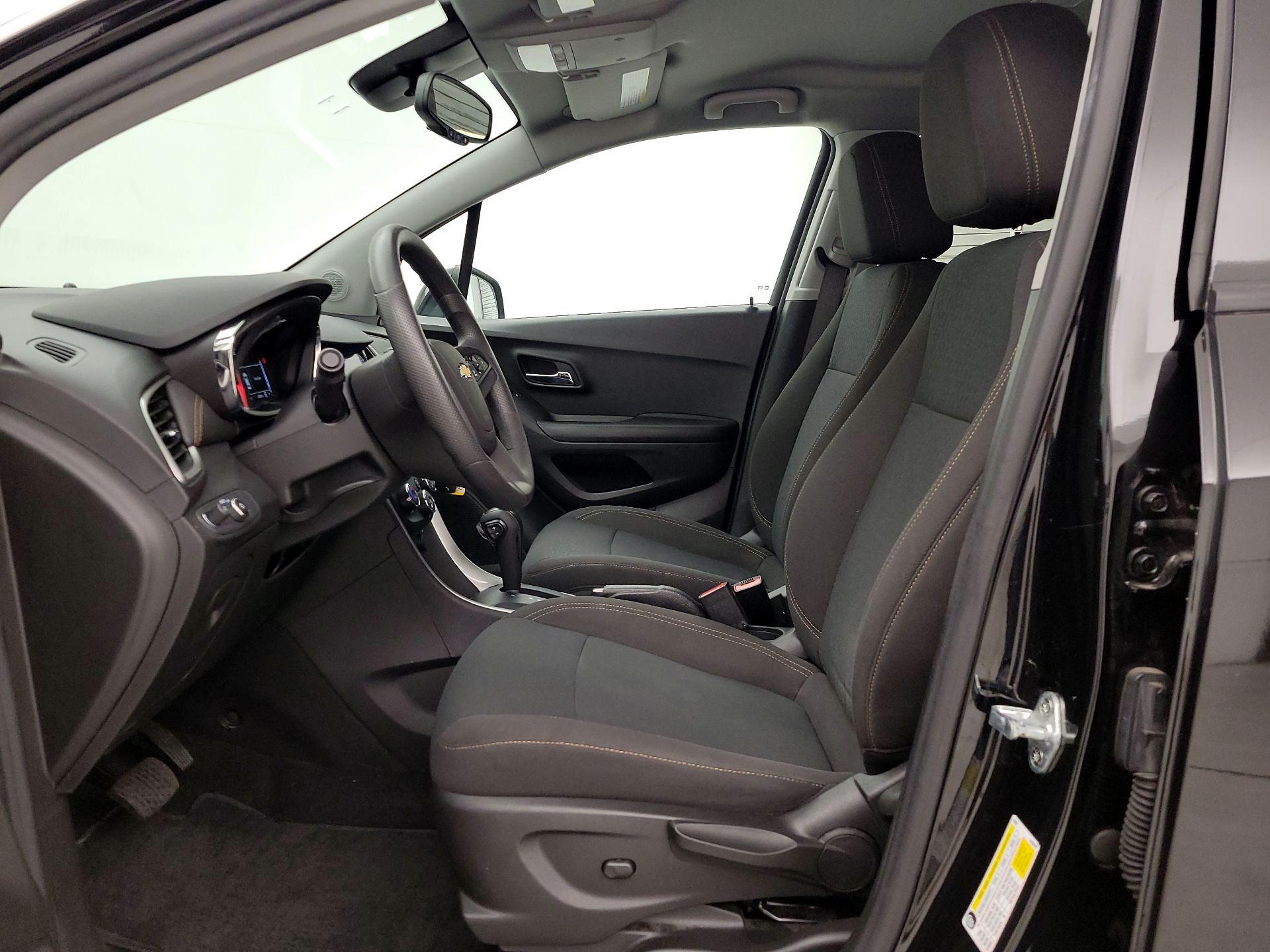 Thumbnail: 2022 Chevrolet Trax - 11