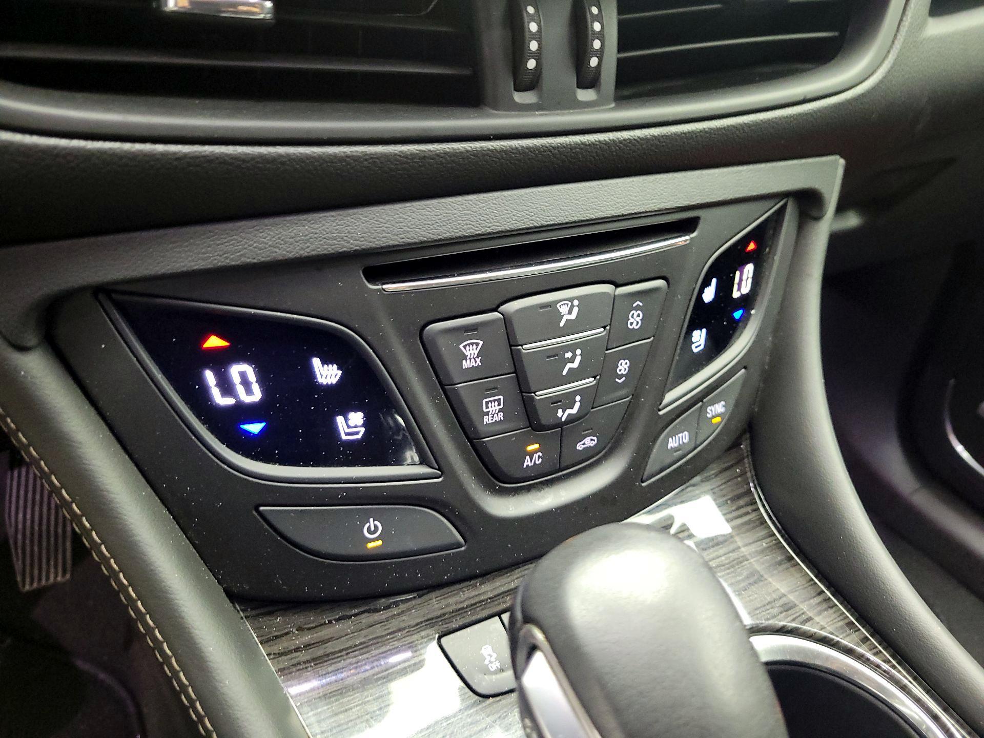 Thumbnail: 2016 Buick Envision - 16