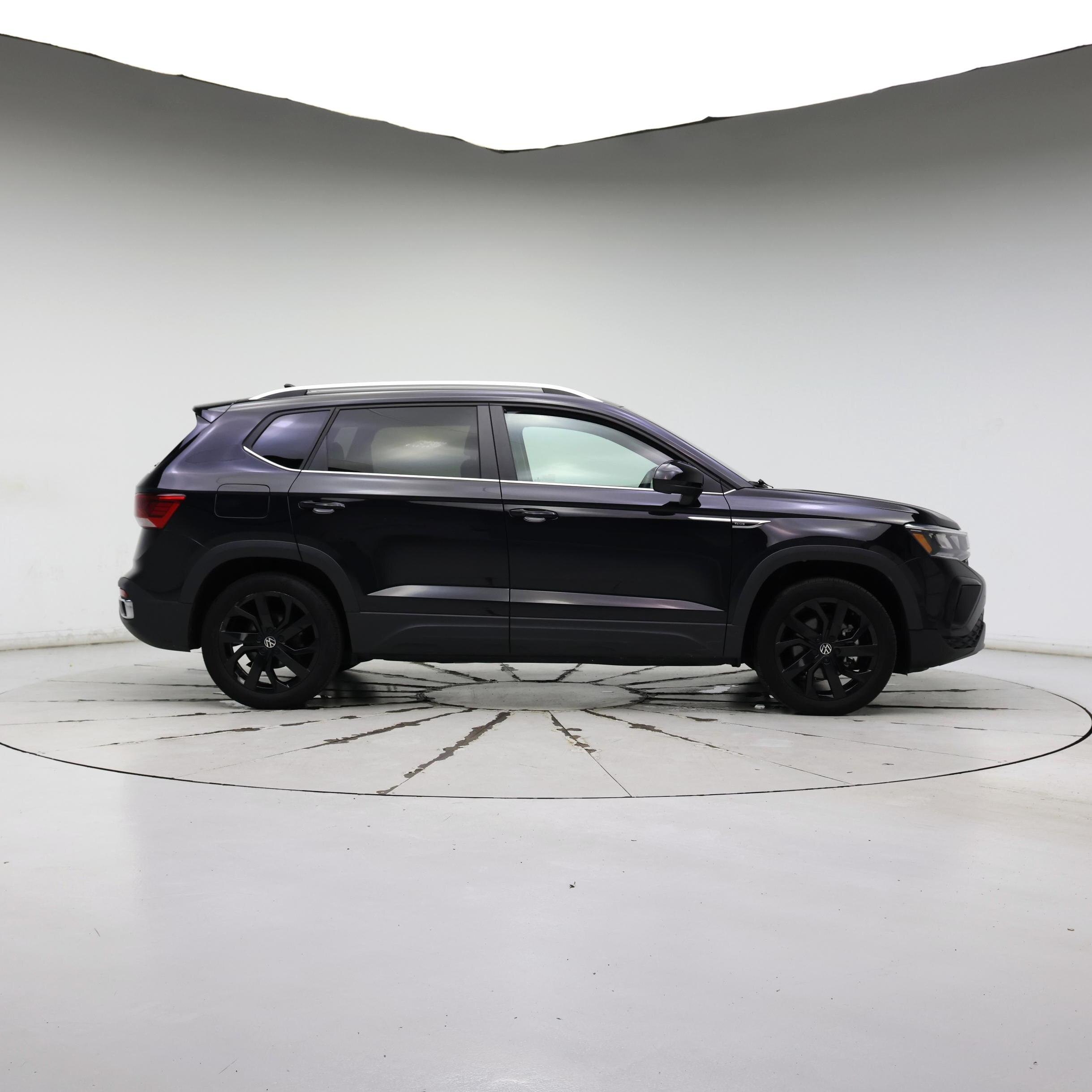 Thumbnail: 2023 Volkswagen Taos - 7