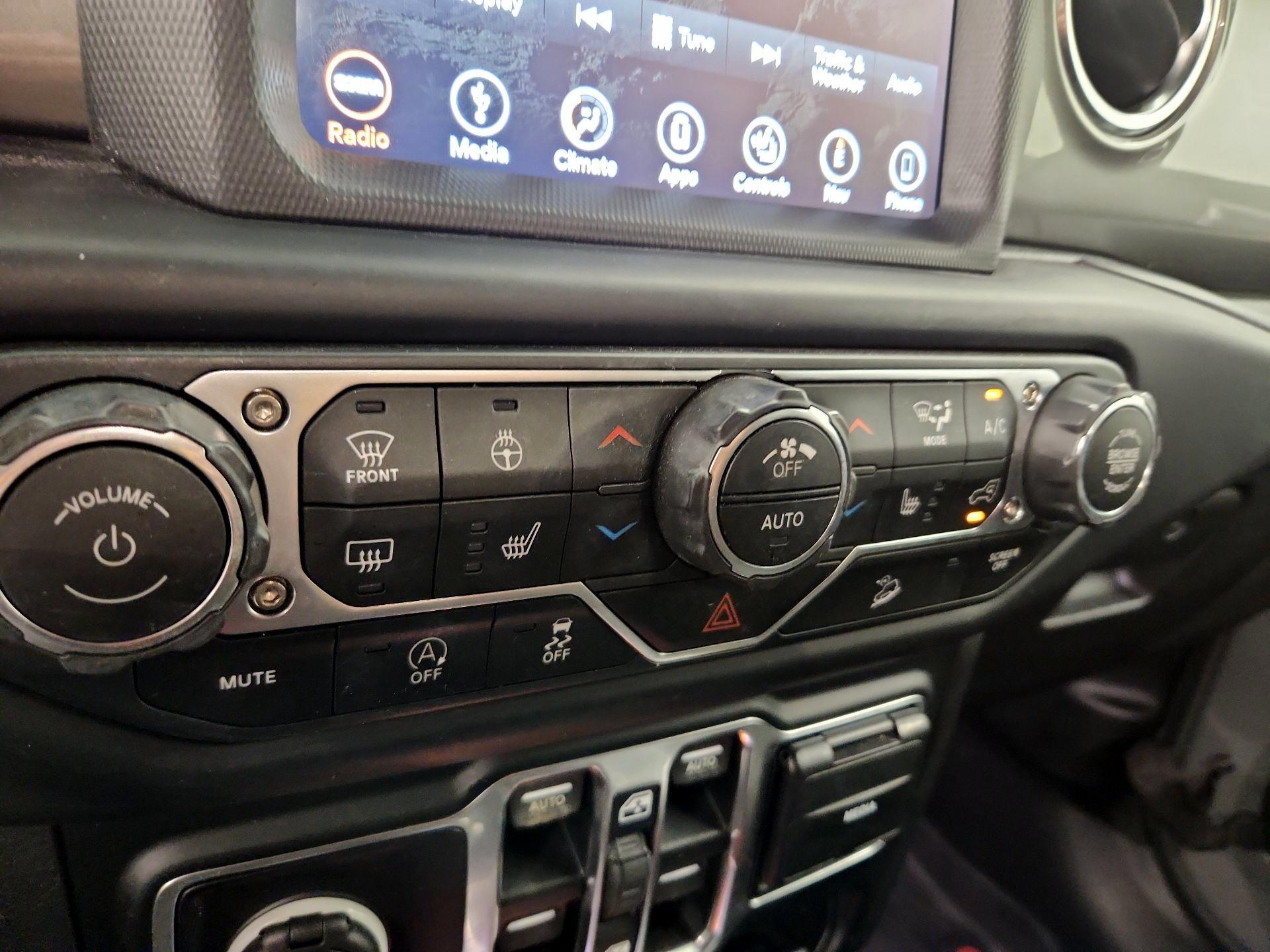 Thumbnail: 2019 Jeep Wrangler - 17