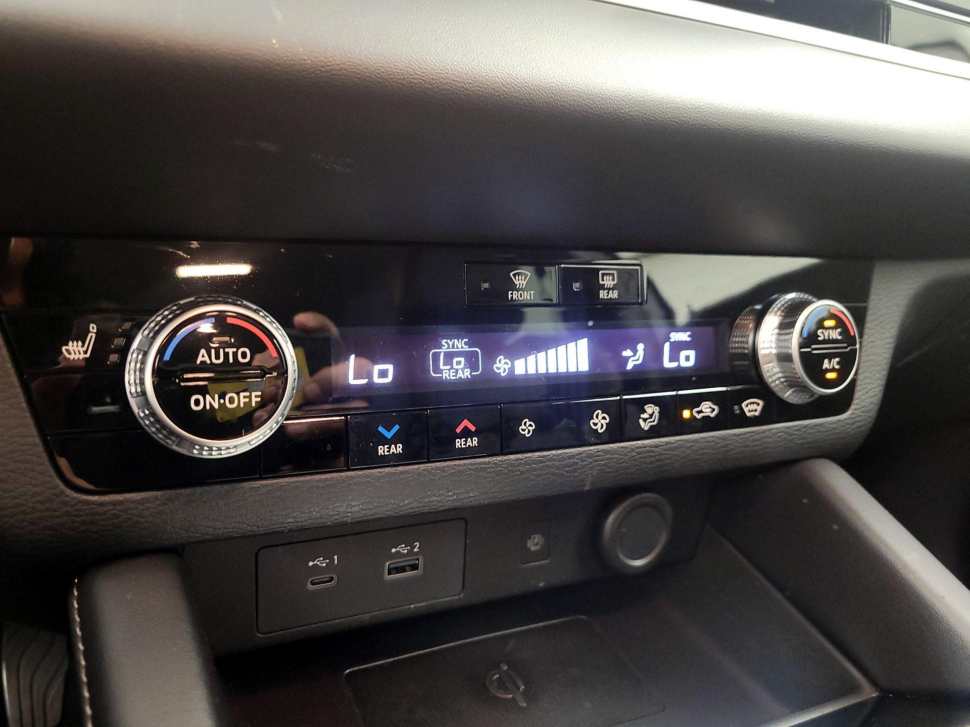 Thumbnail: 2022 Mitsubishi Outlander - 17