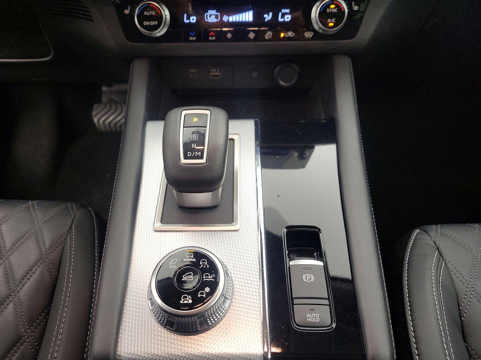 Thumbnail: 2022 Mitsubishi Outlander - 18