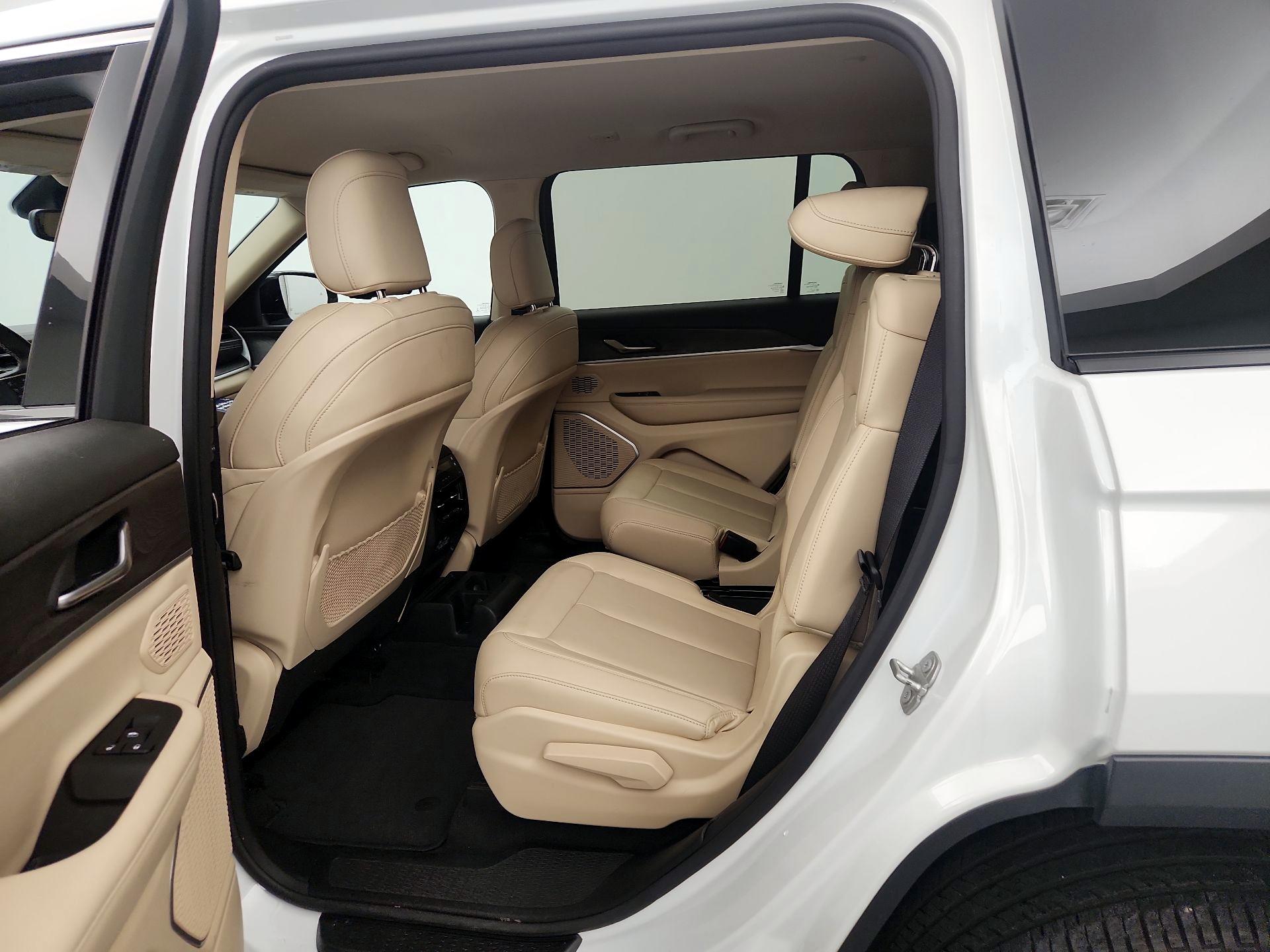 Thumbnail: 2021 Jeep Grand Cherokee L - 20