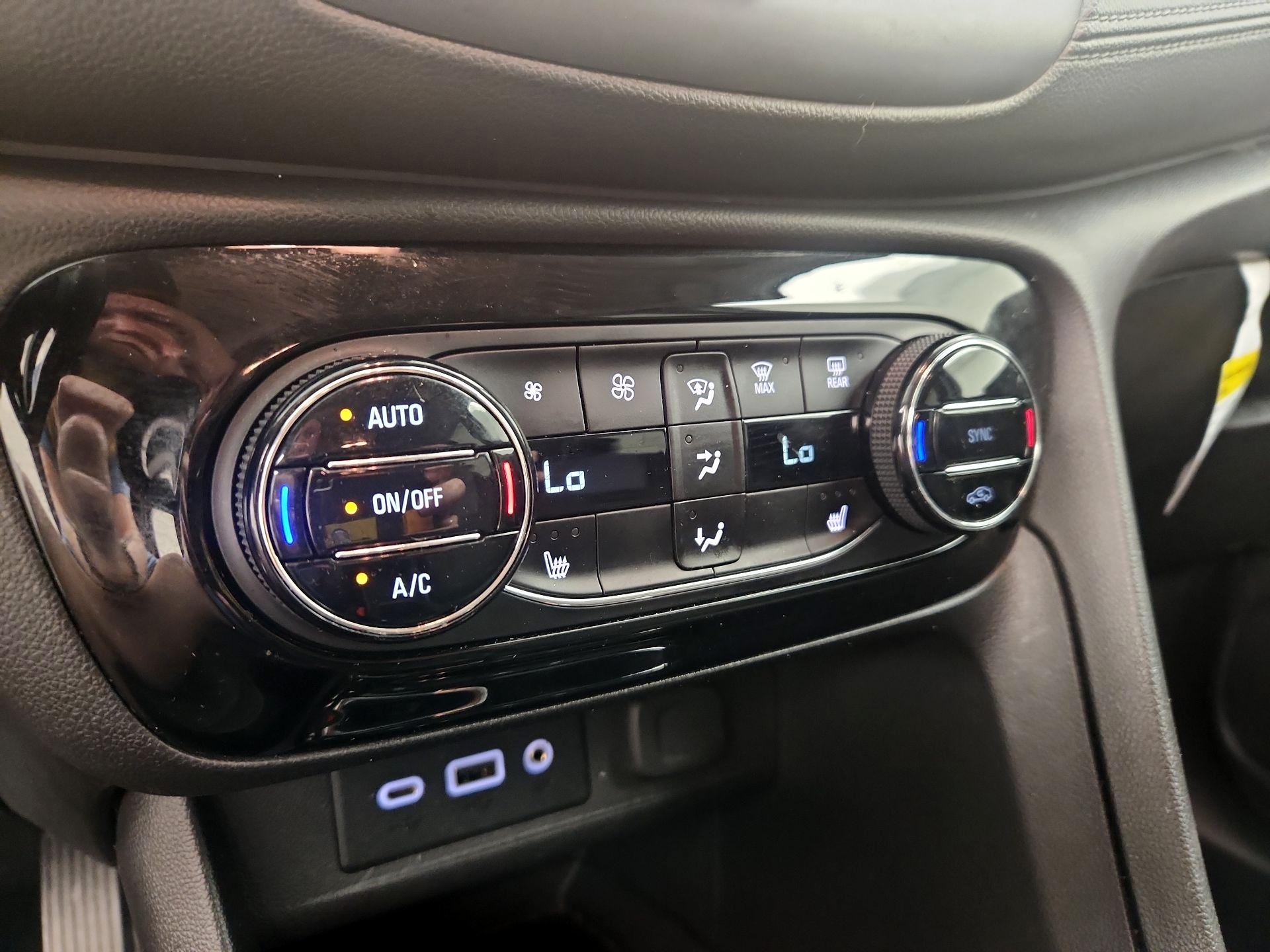 Thumbnail: 2021 Buick Encore GX - 16