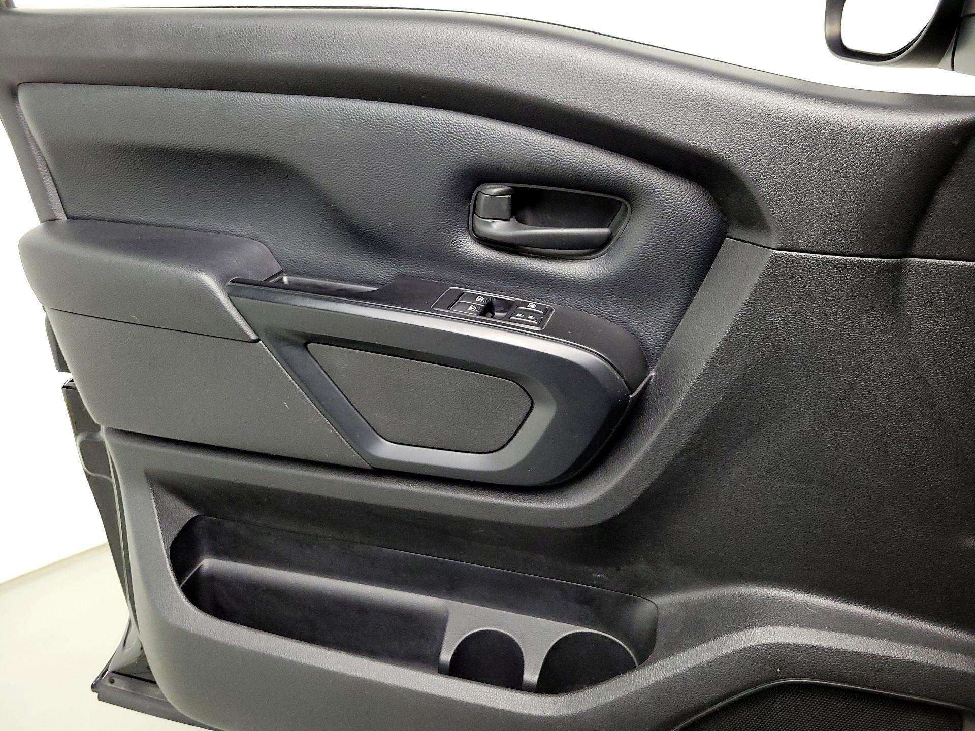 Thumbnail: 2018 Nissan Titan - 12