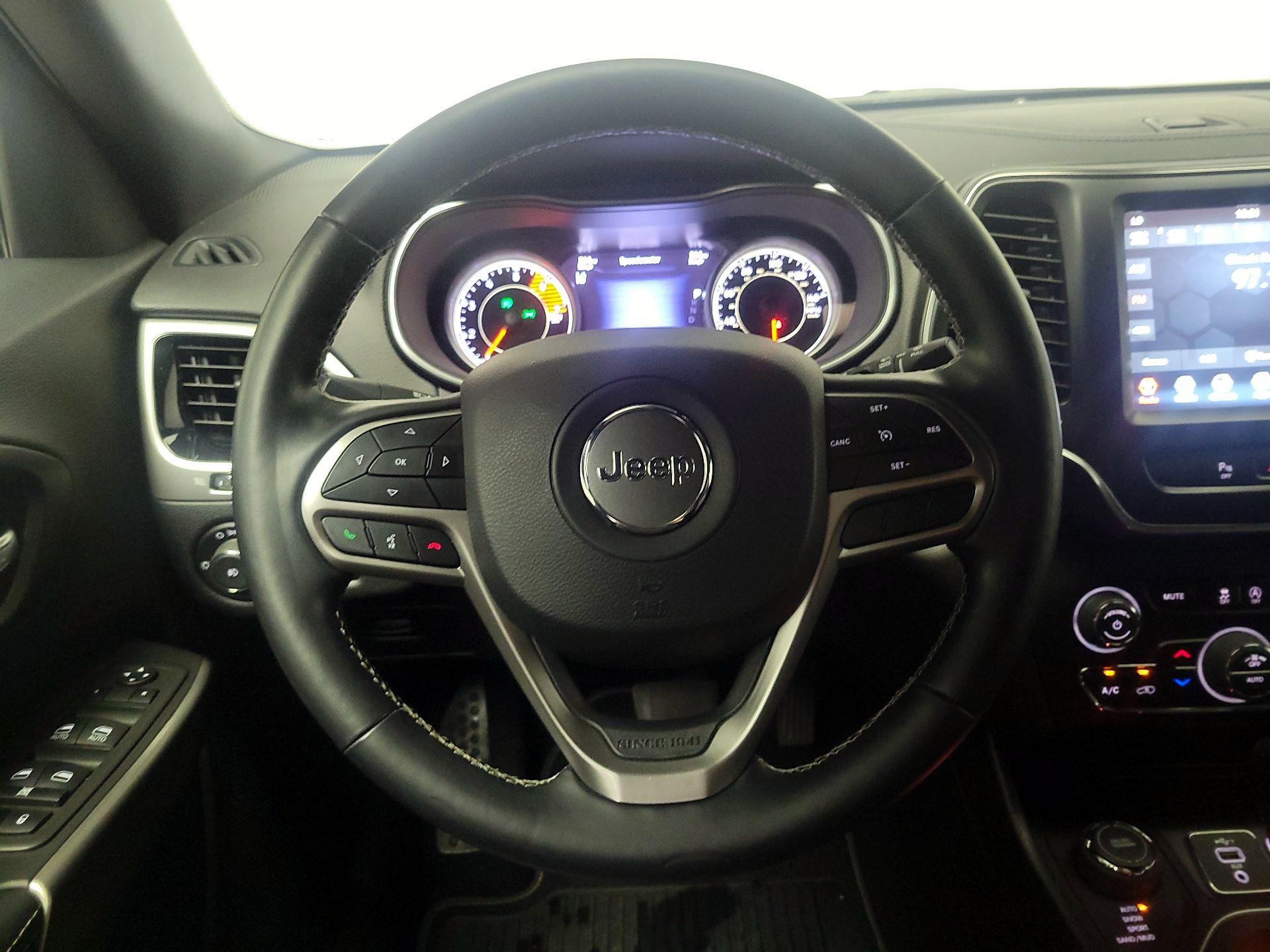 Thumbnail: 2021 Jeep Cherokee - 10