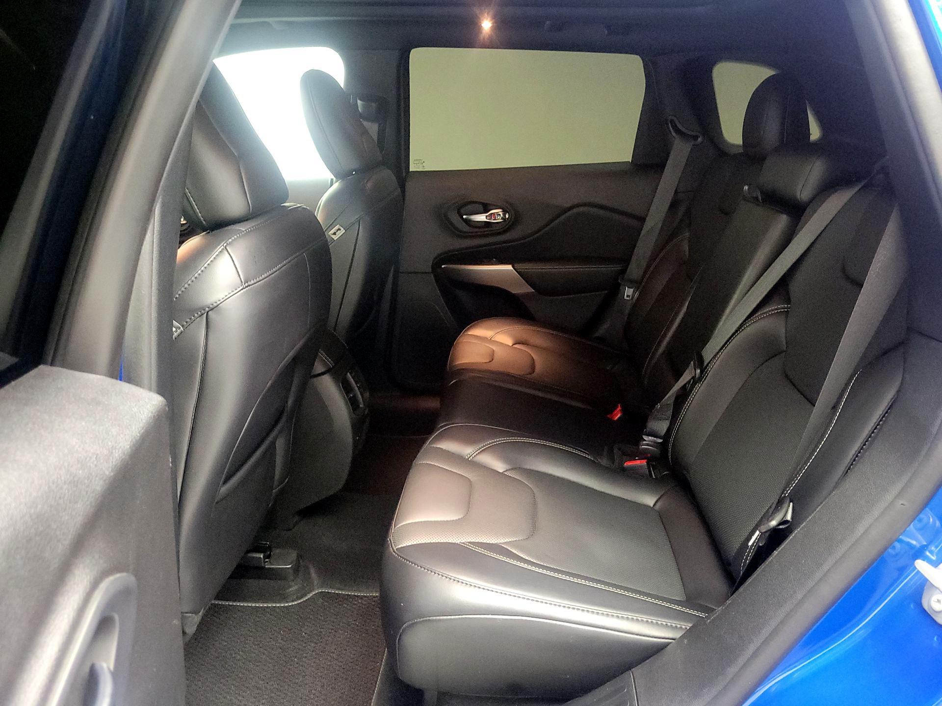 Thumbnail: 2021 Jeep Cherokee - 20
