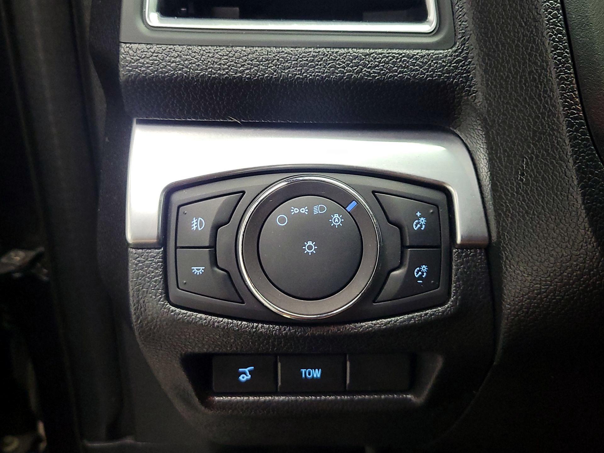 Thumbnail: 2019 Ford Explorer - 13