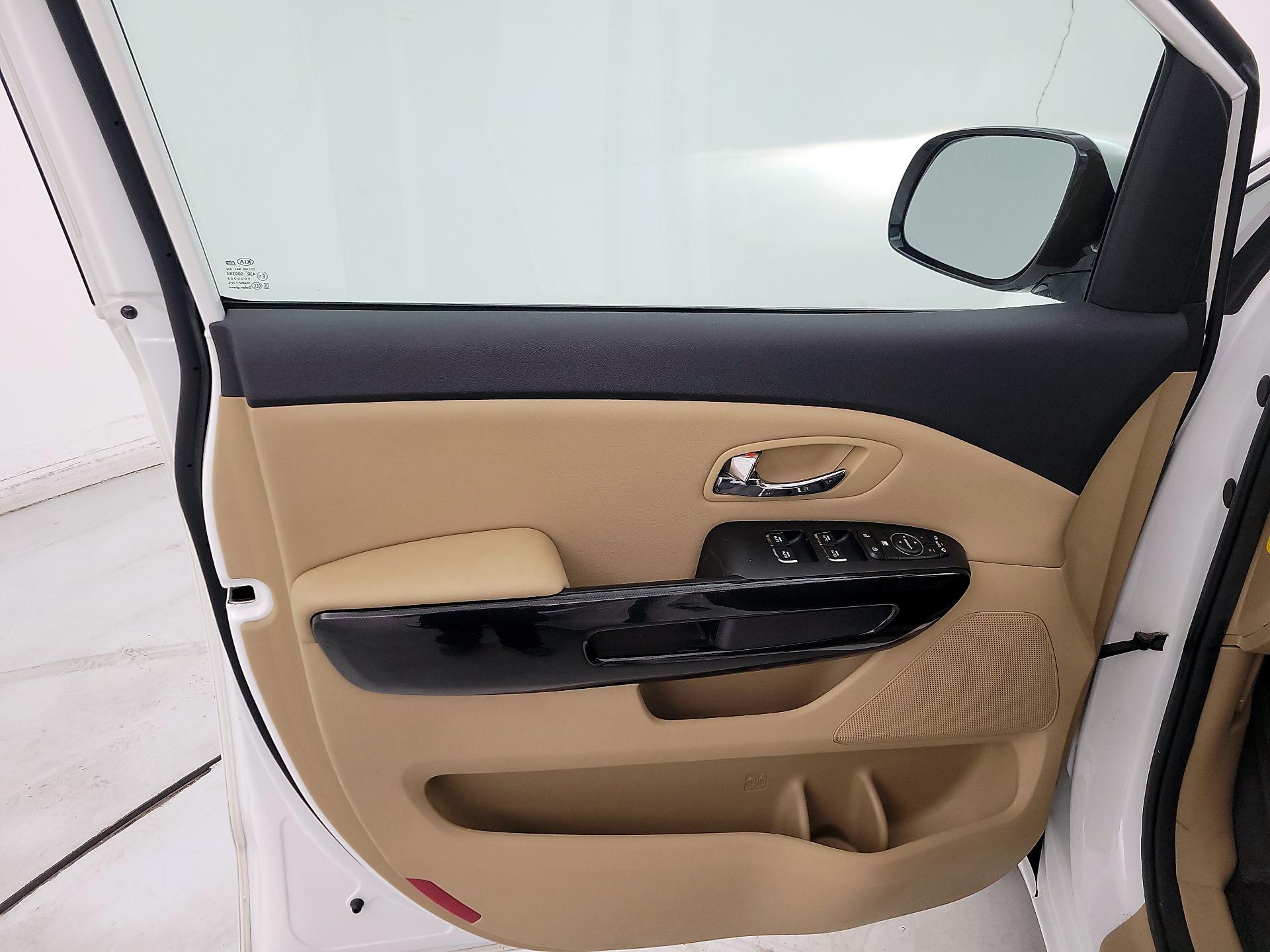 Thumbnail: 2018 Kia Sedona - 12