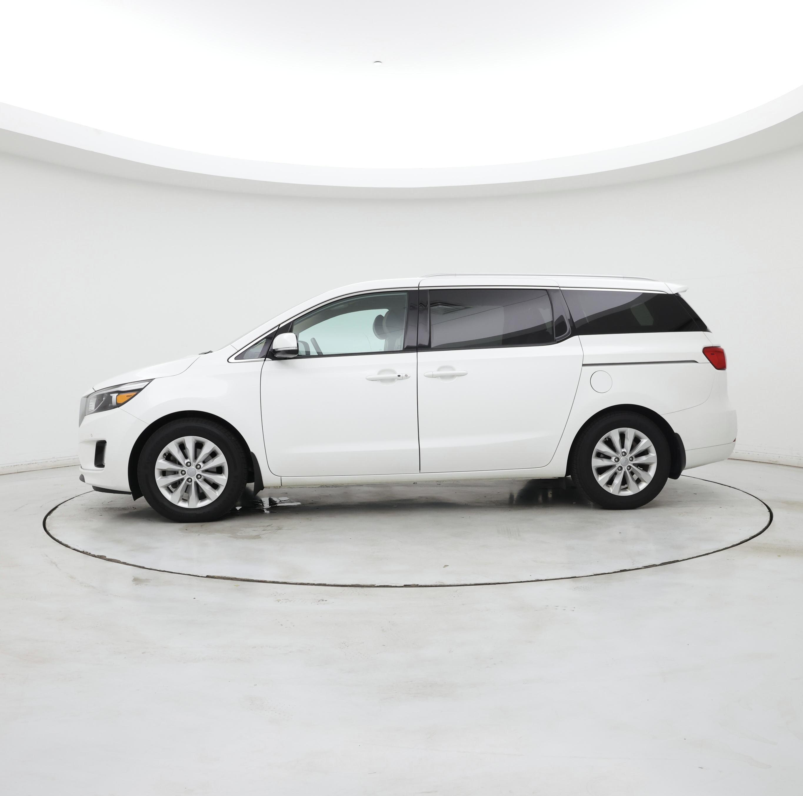 Thumbnail: 2018 Kia Sedona - 3