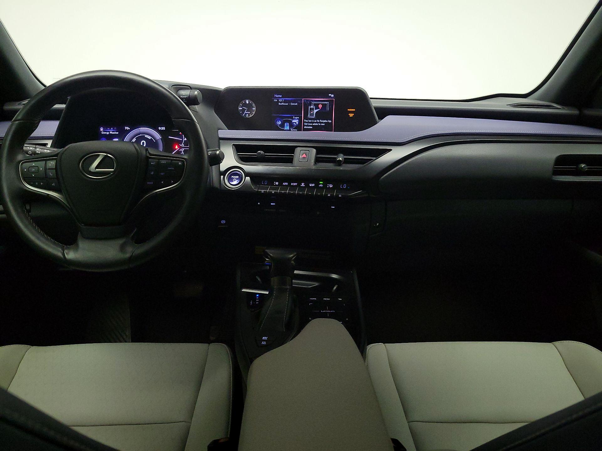 Thumbnail: 2020 Lexus UX - 9