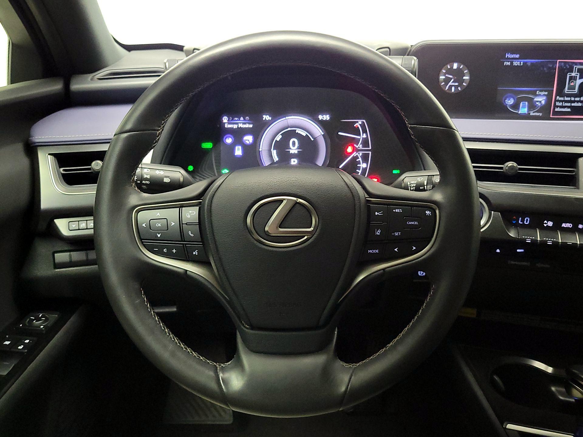 Thumbnail: 2020 Lexus UX - 10