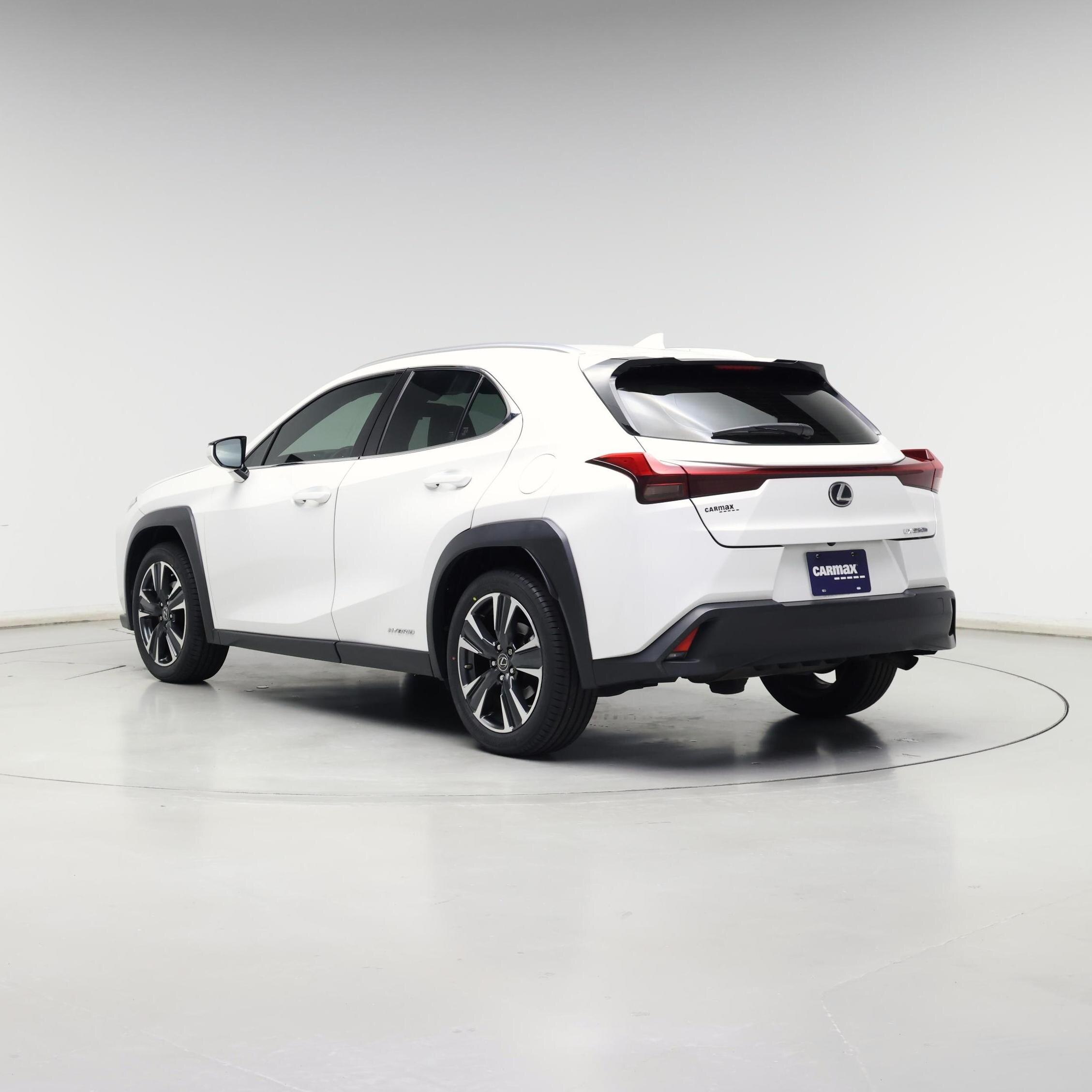 Thumbnail: 2020 Lexus UX - 2
