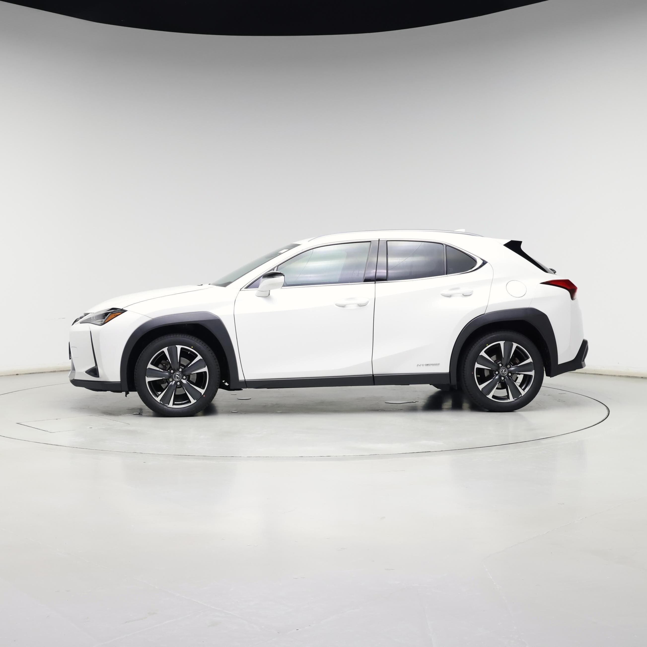Thumbnail: 2020 Lexus UX - 3