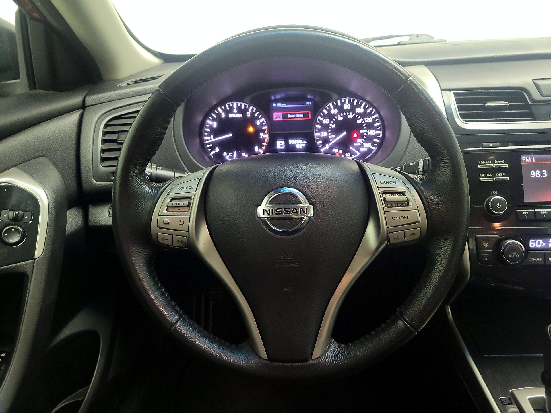 Thumbnail: 2014 Nissan Altima - 10