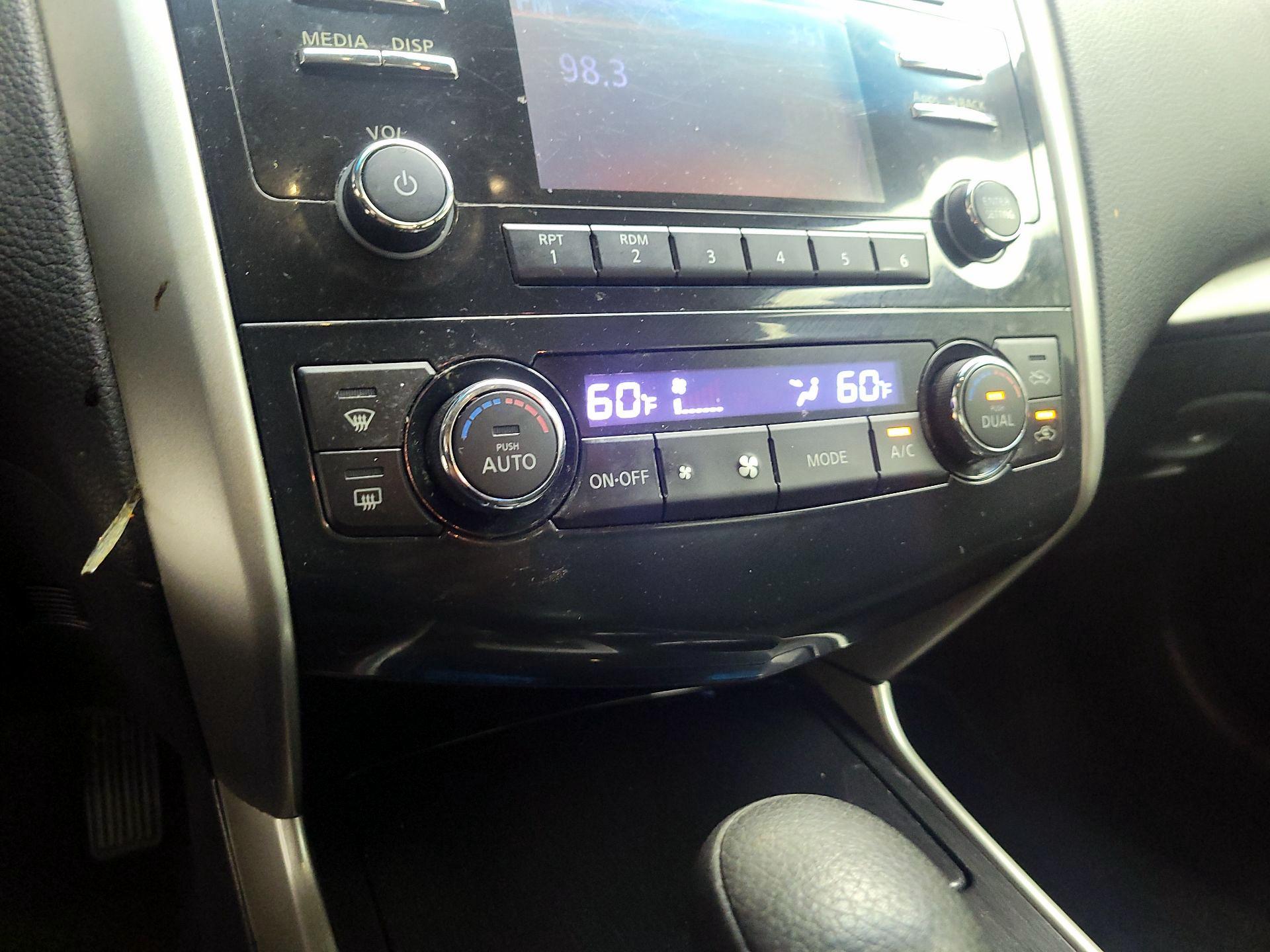 Thumbnail: 2014 Nissan Altima - 15