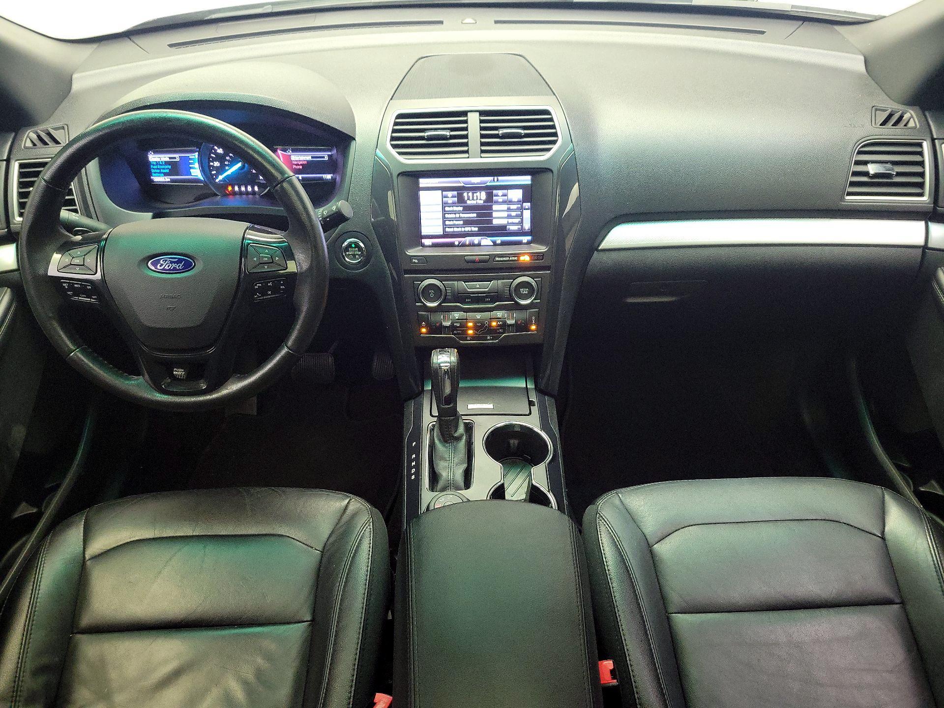 Thumbnail: 2016 Ford Explorer - 9