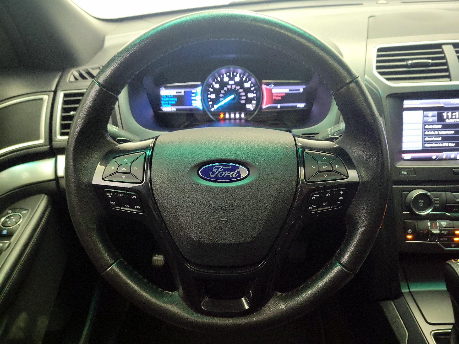 Thumbnail: 2016 Ford Explorer - 10