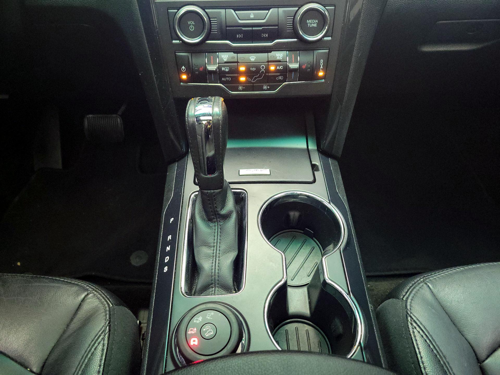 Thumbnail: 2016 Ford Explorer - 17