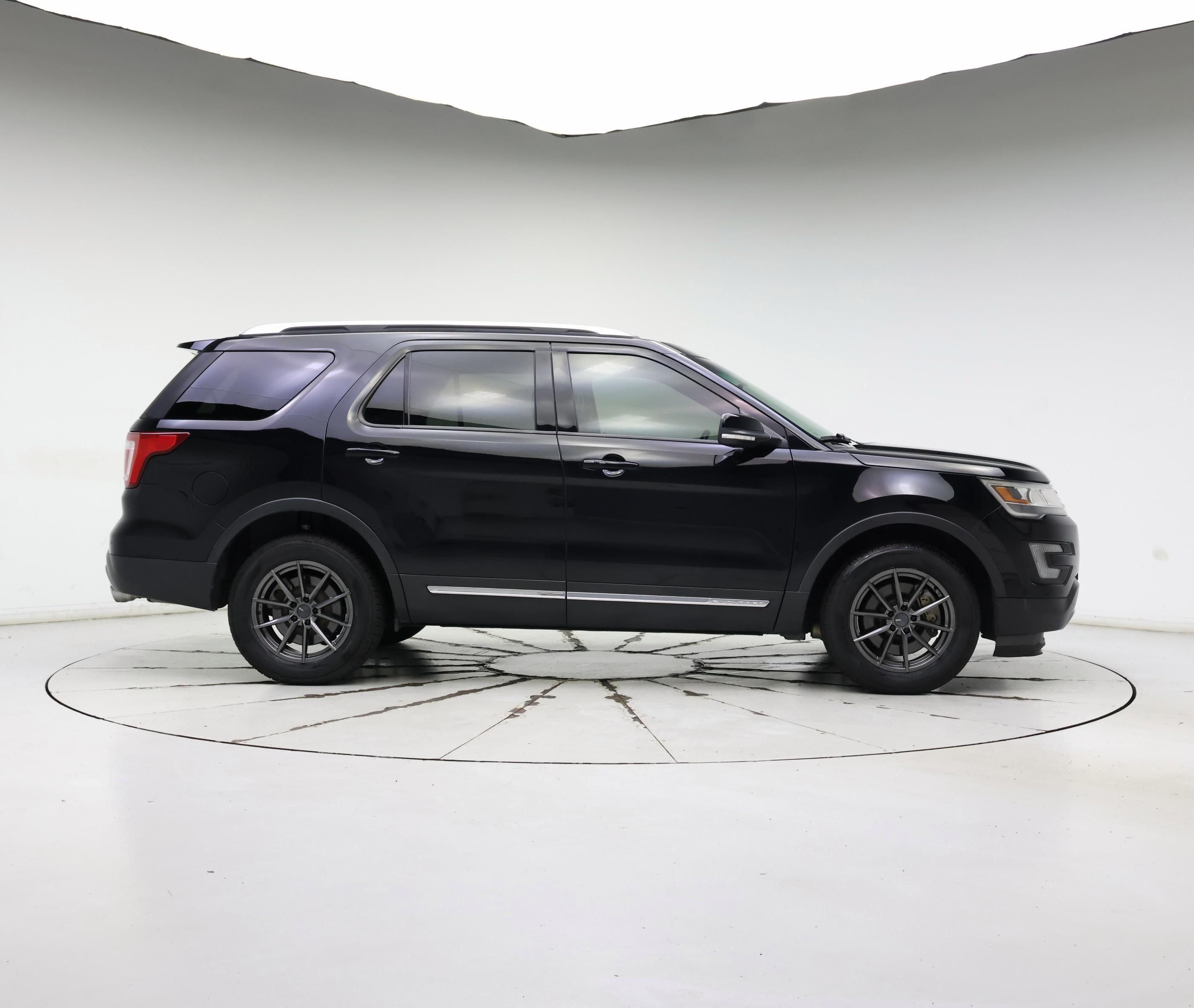 Thumbnail: 2016 Ford Explorer - 7