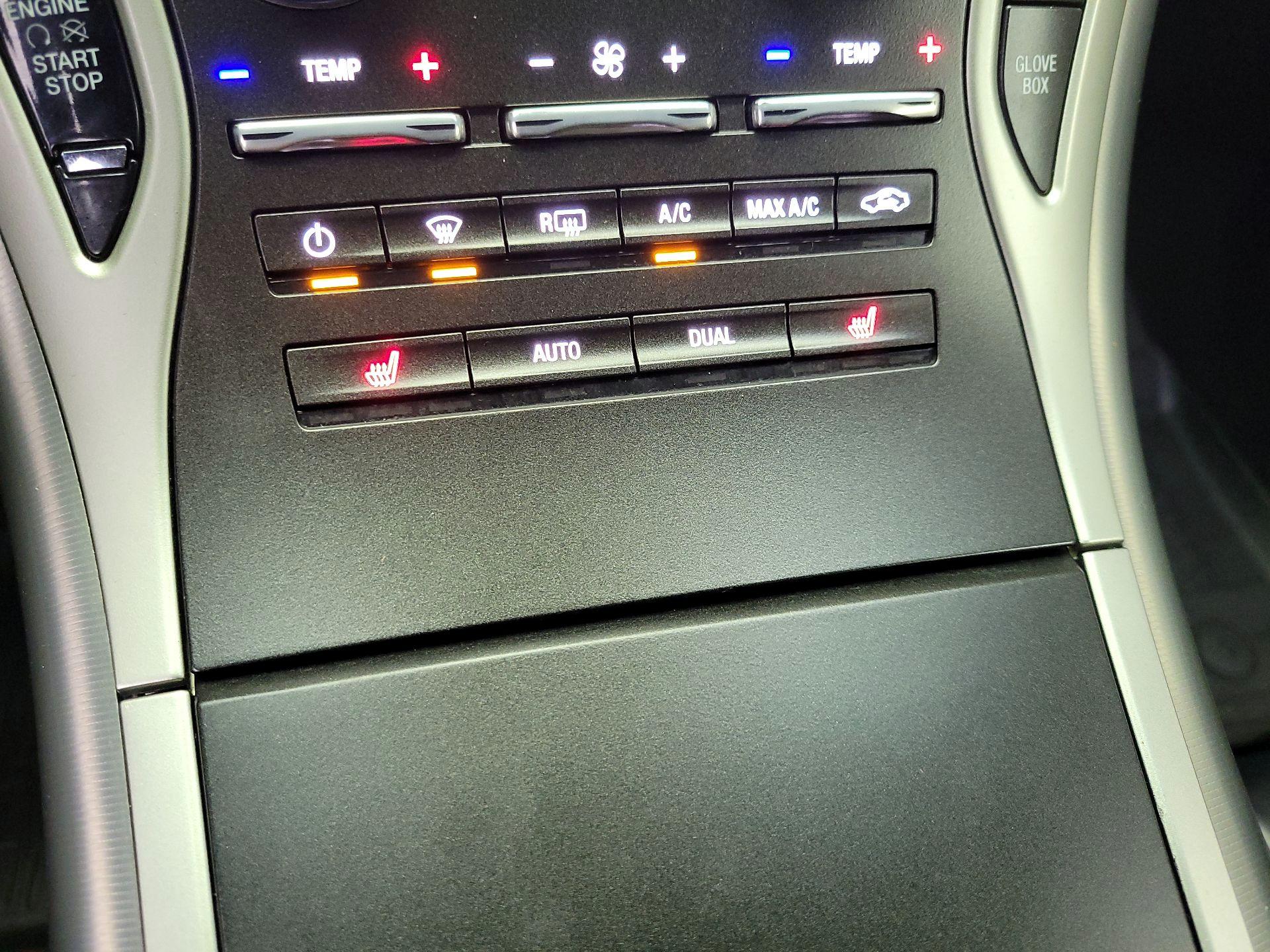 Thumbnail: 2019 Lincoln Nautilus - 17