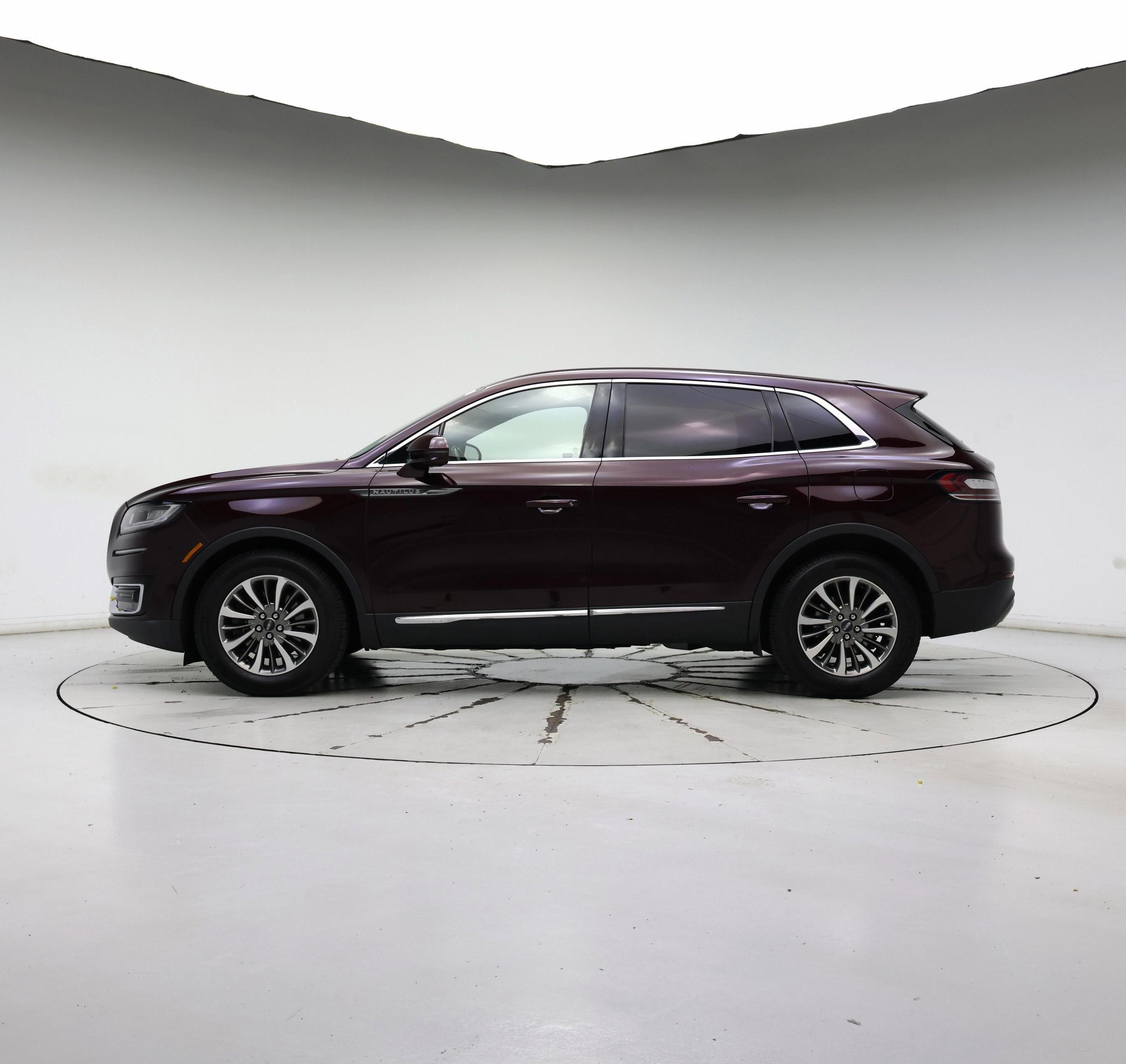 Thumbnail: 2019 Lincoln Nautilus - 3