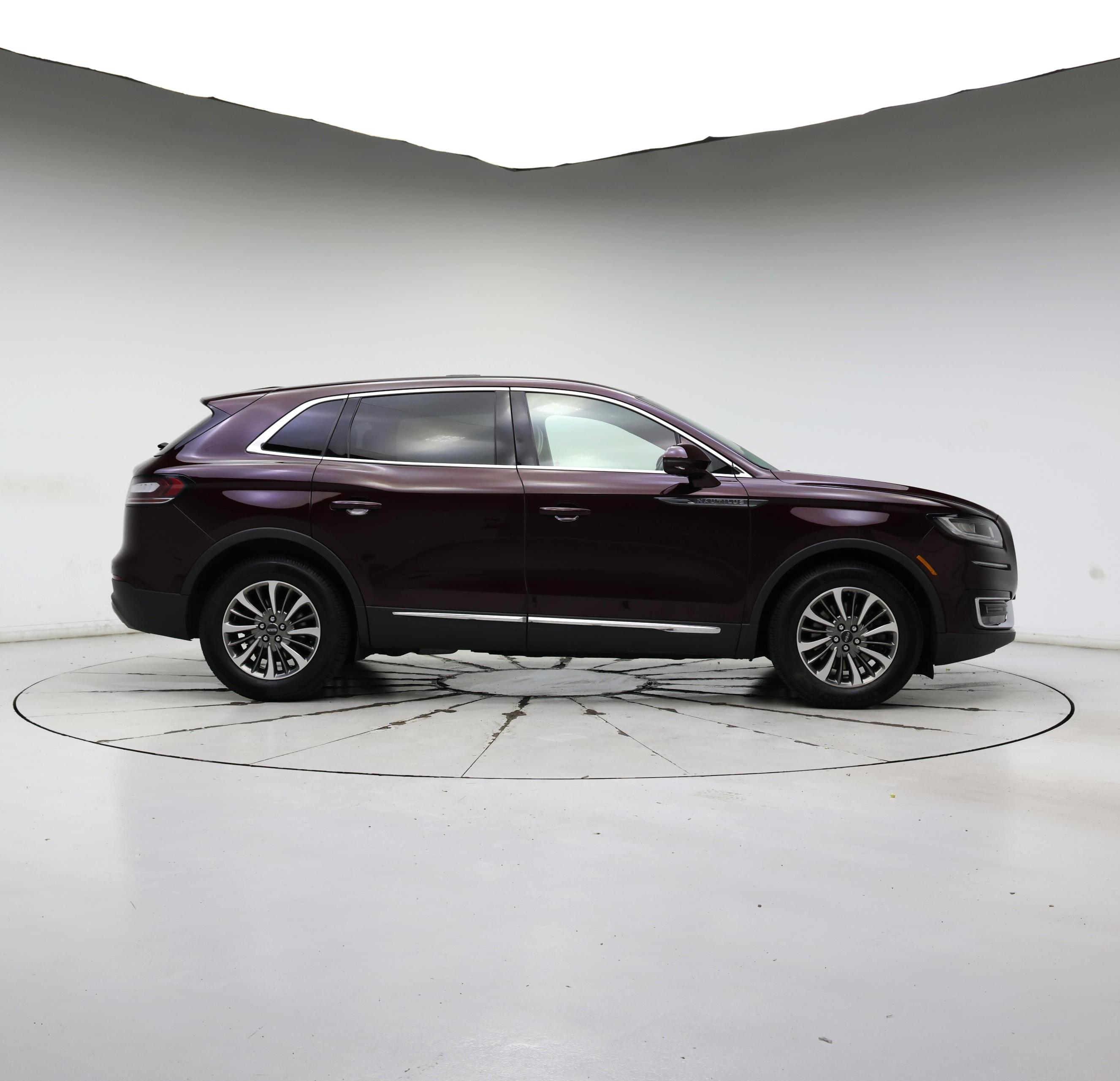 Thumbnail: 2019 Lincoln Nautilus - 7