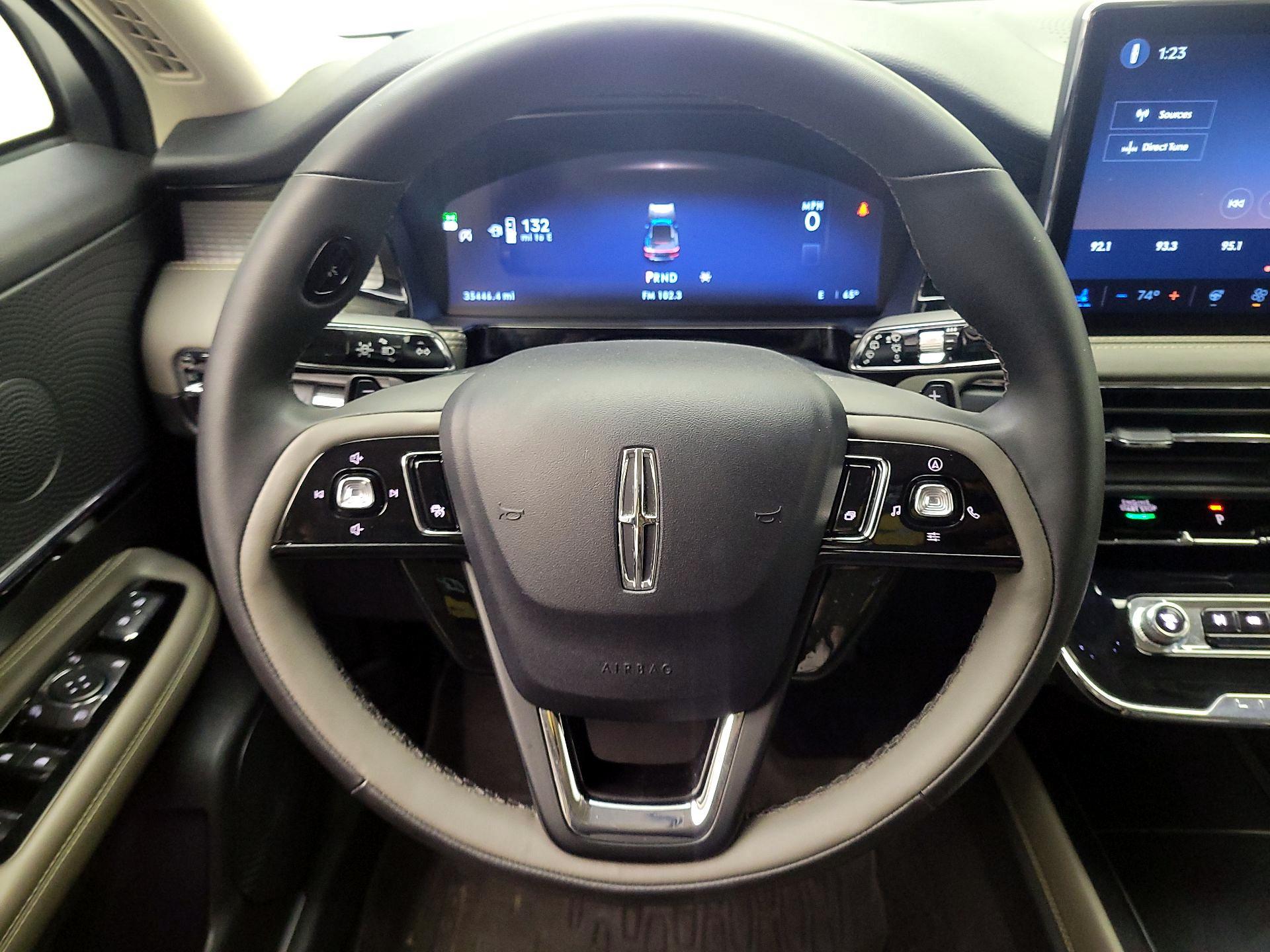 Thumbnail: 2023 Lincoln Corsair - 10