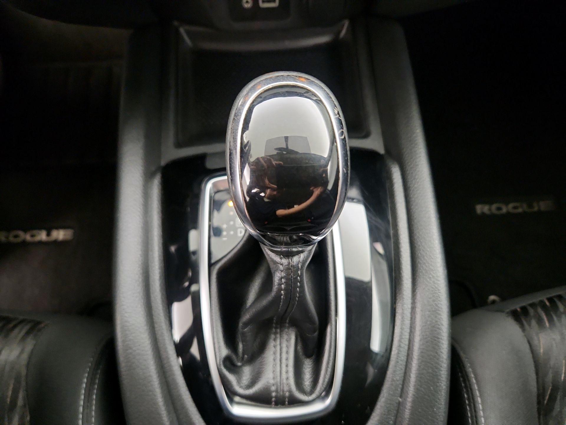 Thumbnail: 2018 Nissan Rogue - 17