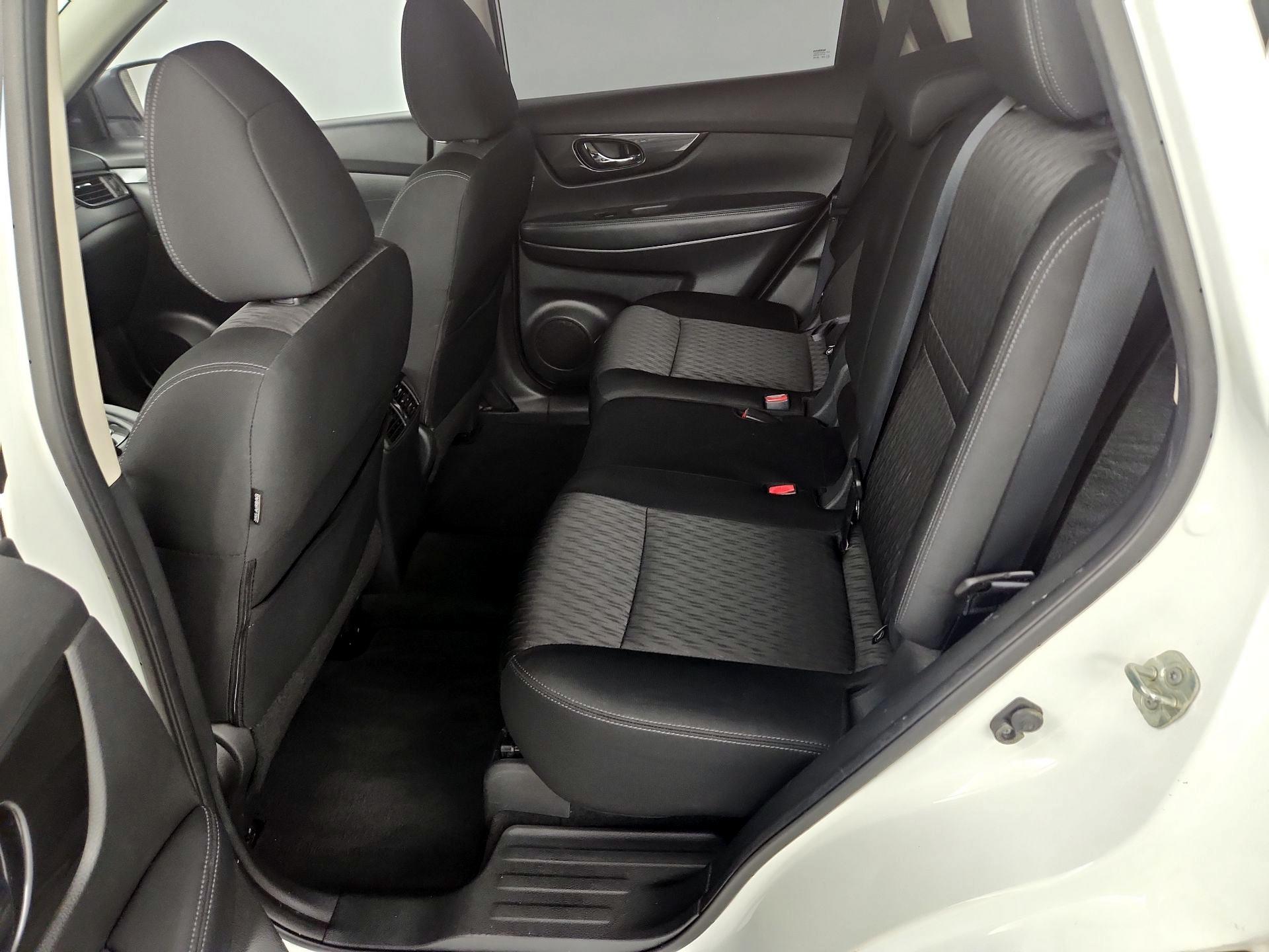 Thumbnail: 2018 Nissan Rogue - 19