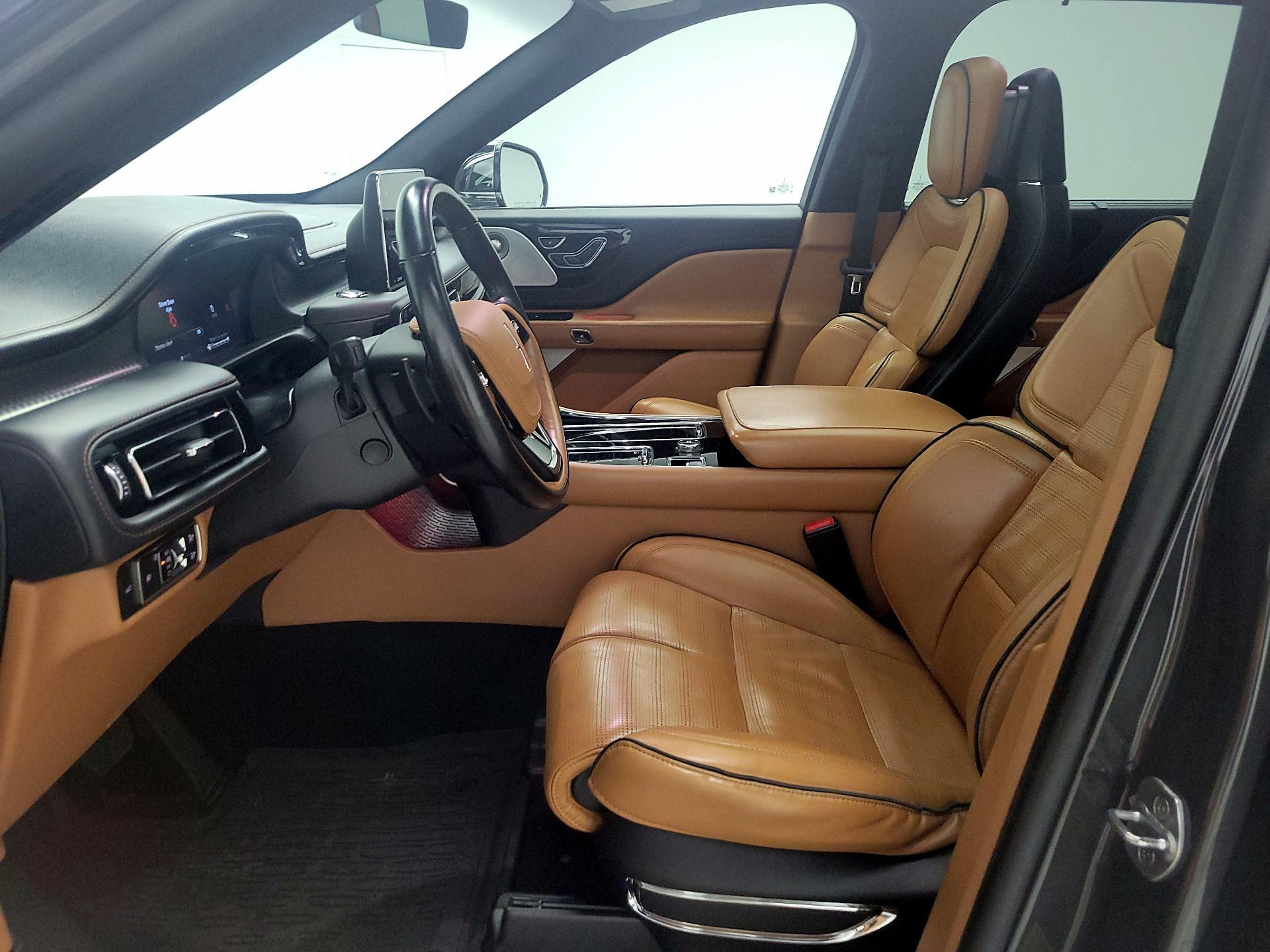 Thumbnail: 2020 Lincoln Aviator - 11