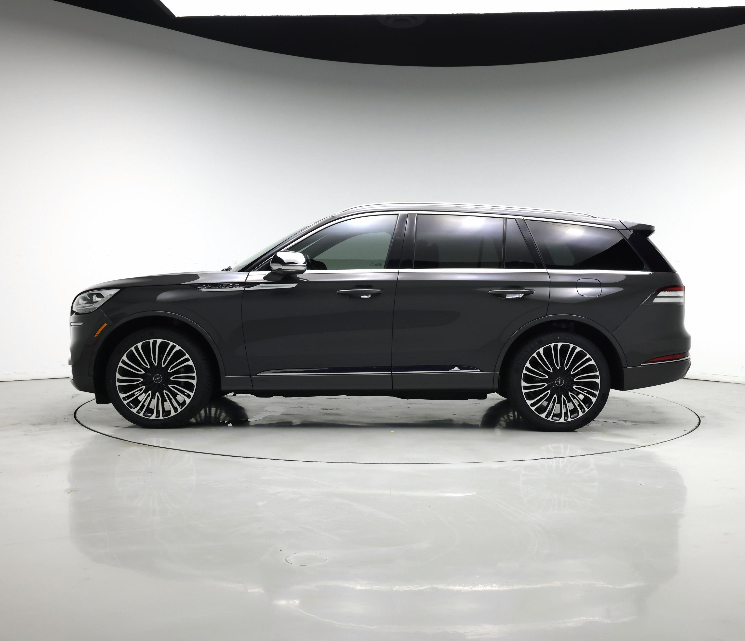 Thumbnail: 2020 Lincoln Aviator - 3