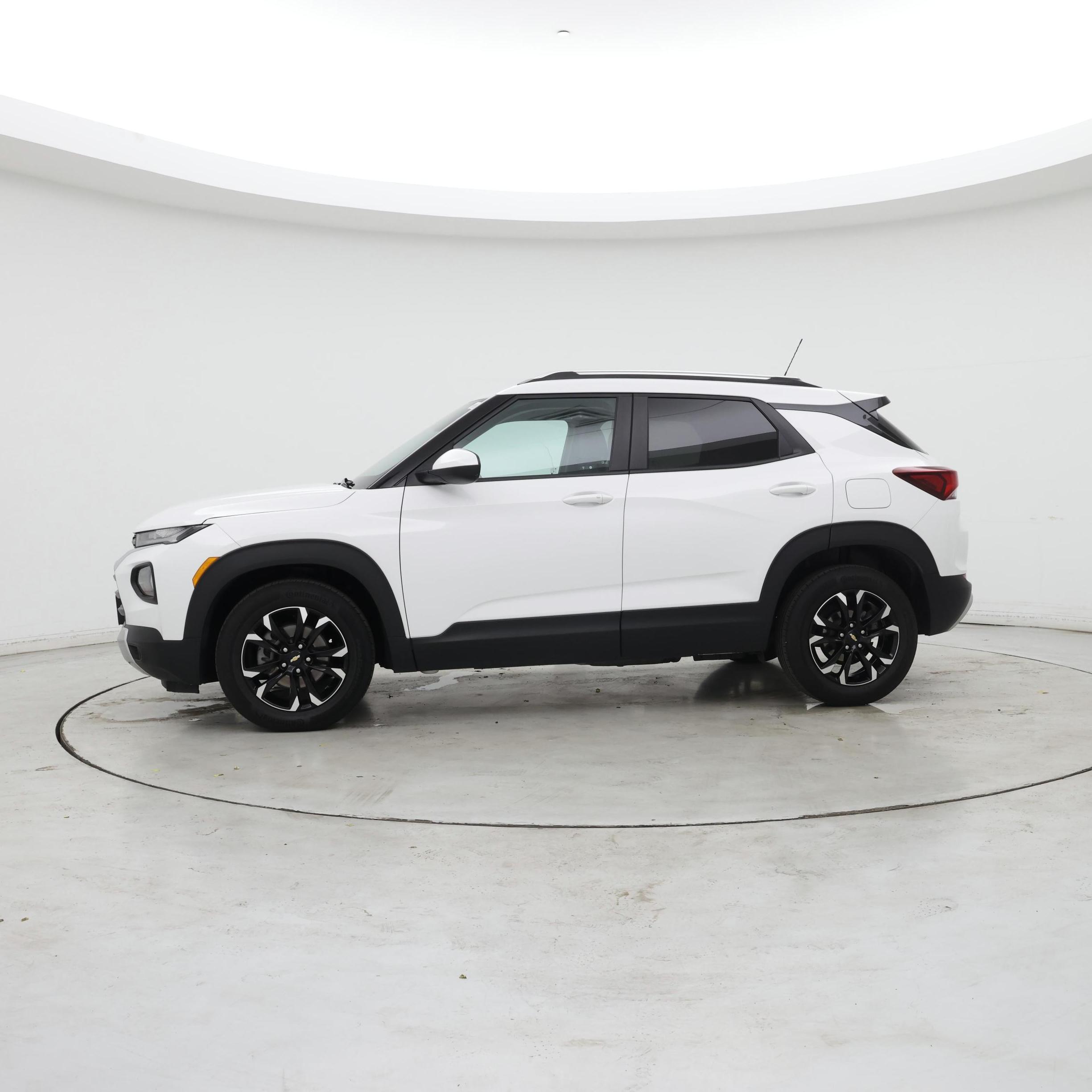 Thumbnail: 2022 Chevrolet TrailBlazer - 3