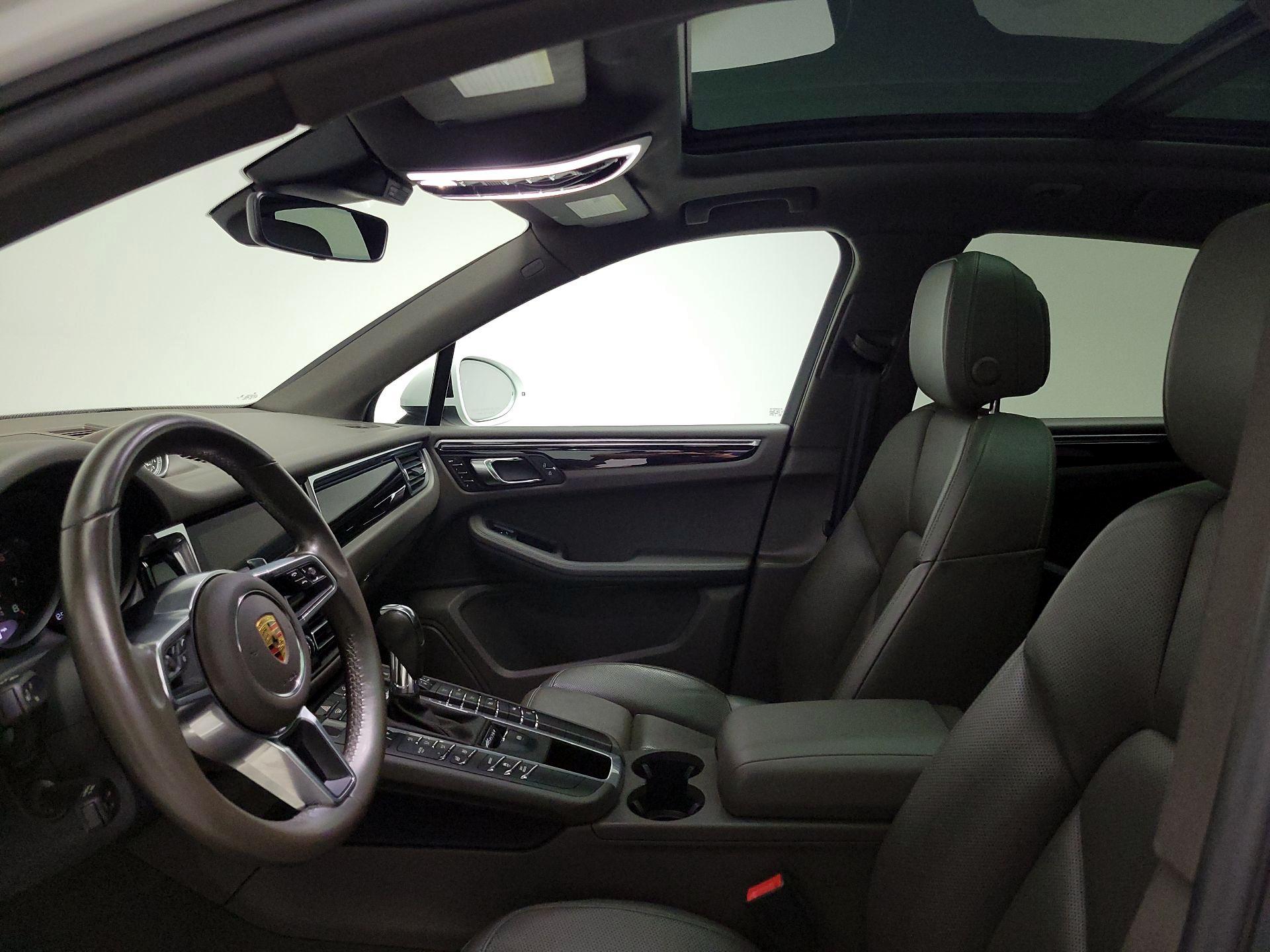 Thumbnail: 2021 Porsche Macan - 20