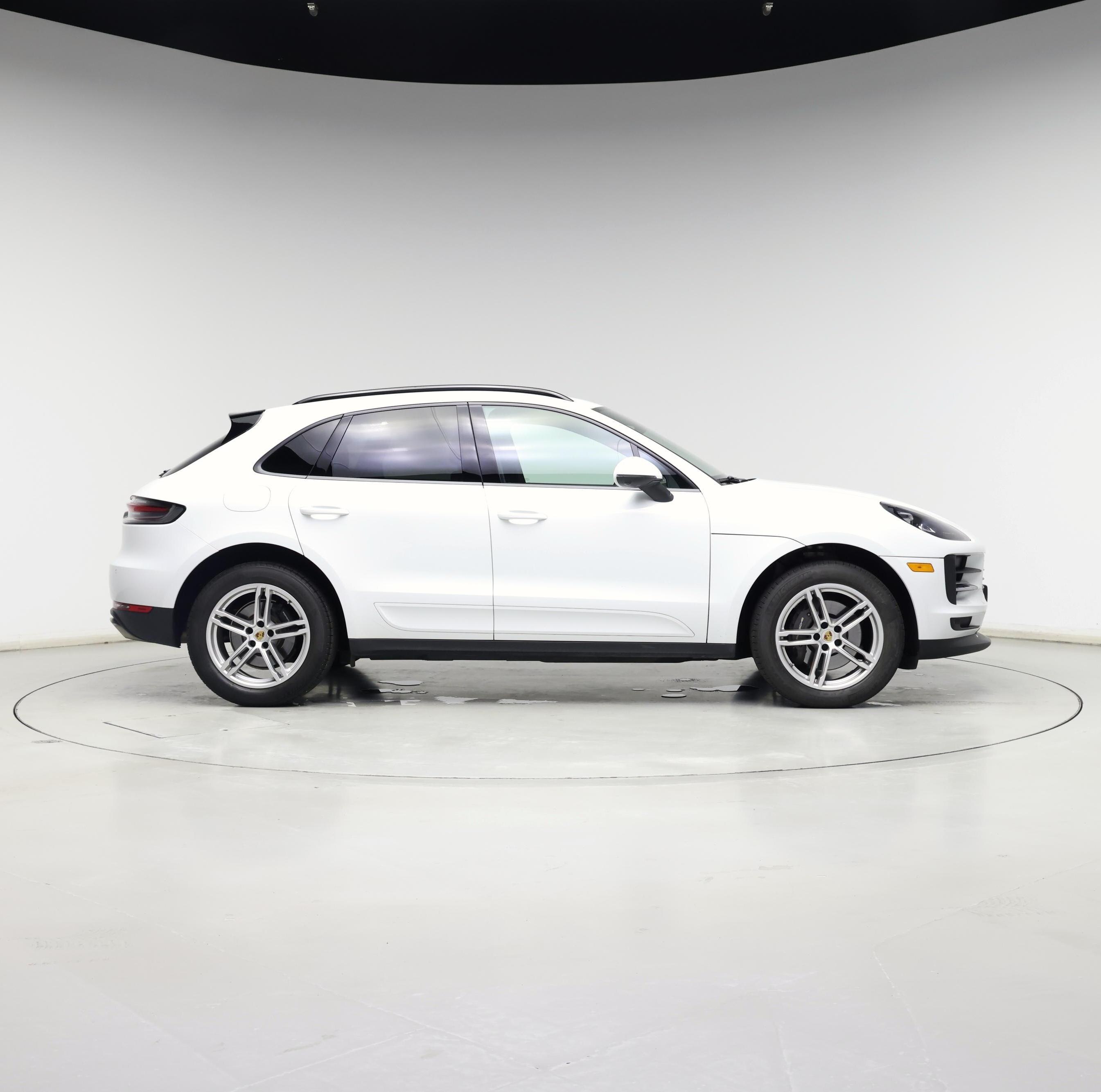 Thumbnail: 2021 Porsche Macan - 7