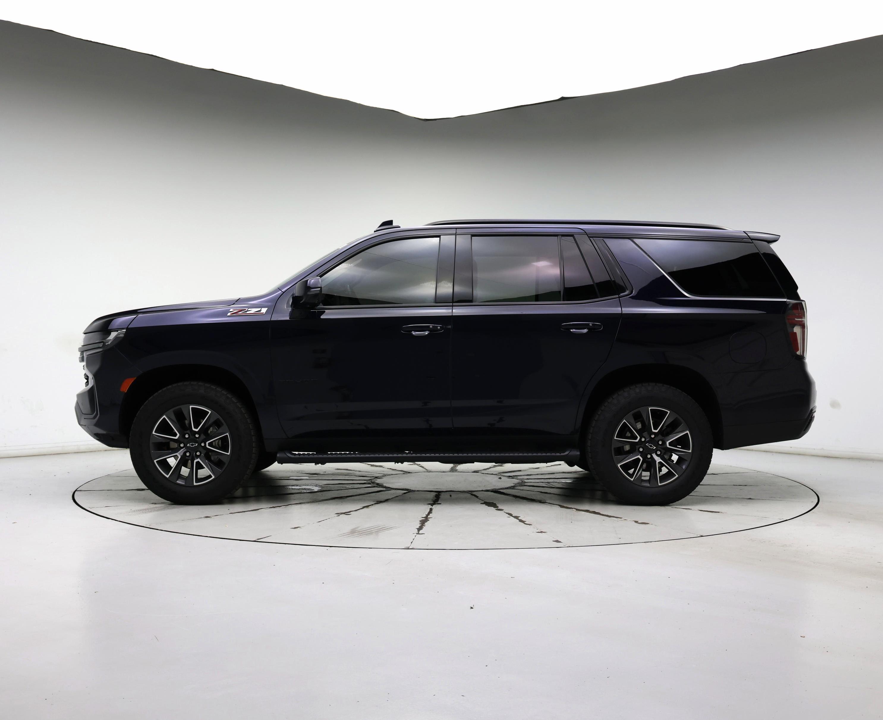Thumbnail: 2021 Chevrolet Tahoe - 3