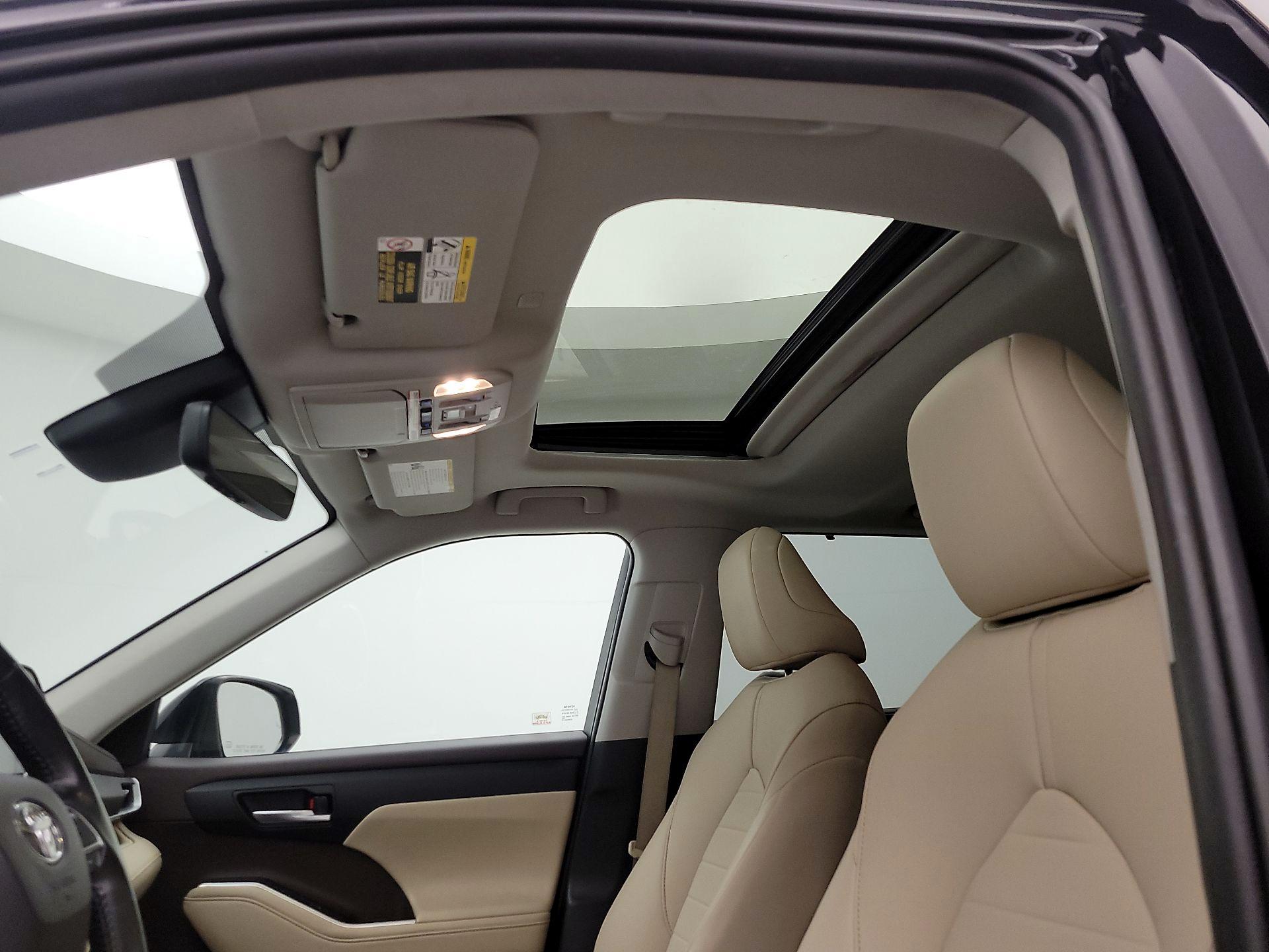 Thumbnail: 2020 Toyota Highlander - 19