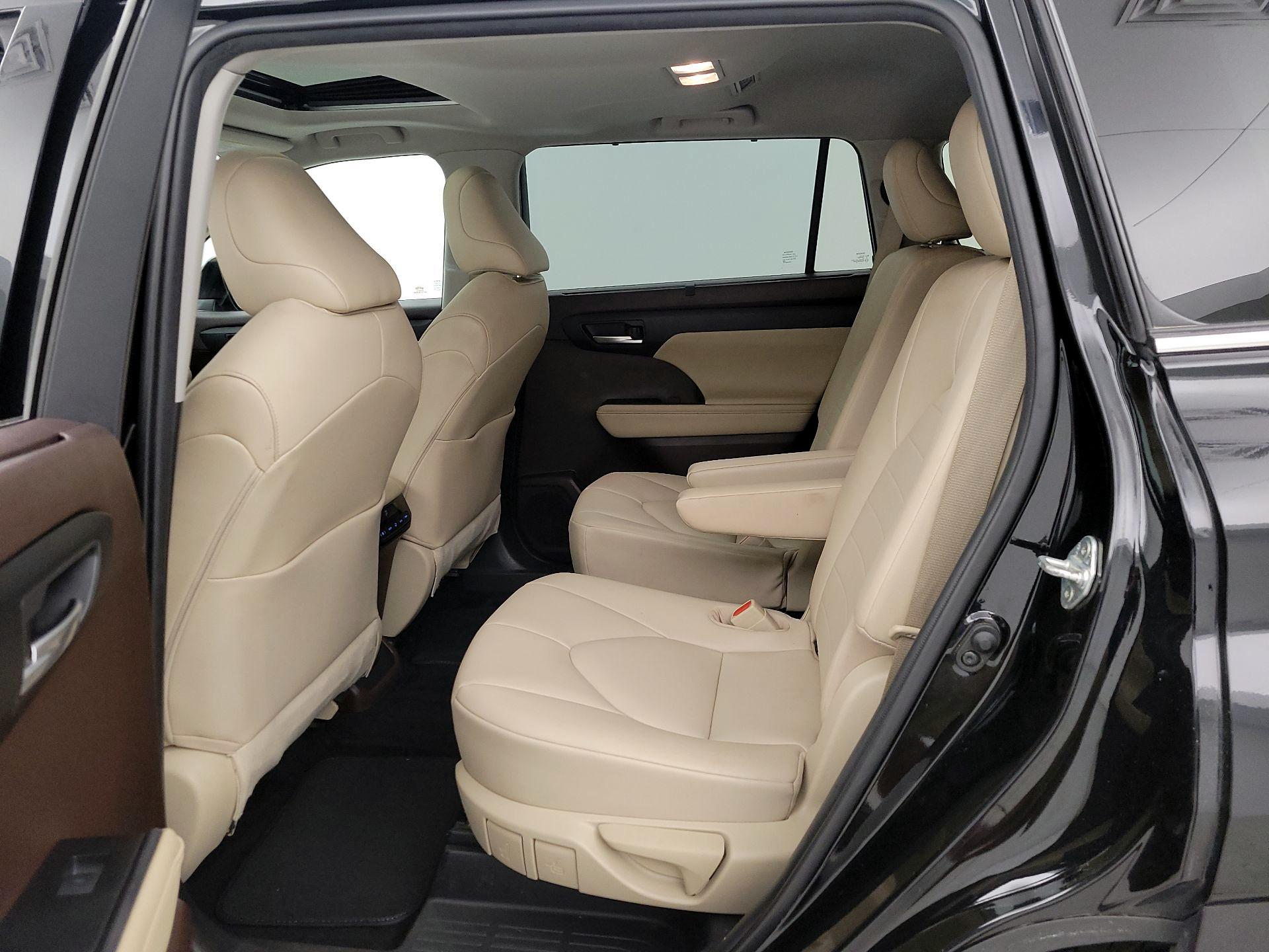 Thumbnail: 2020 Toyota Highlander - 20