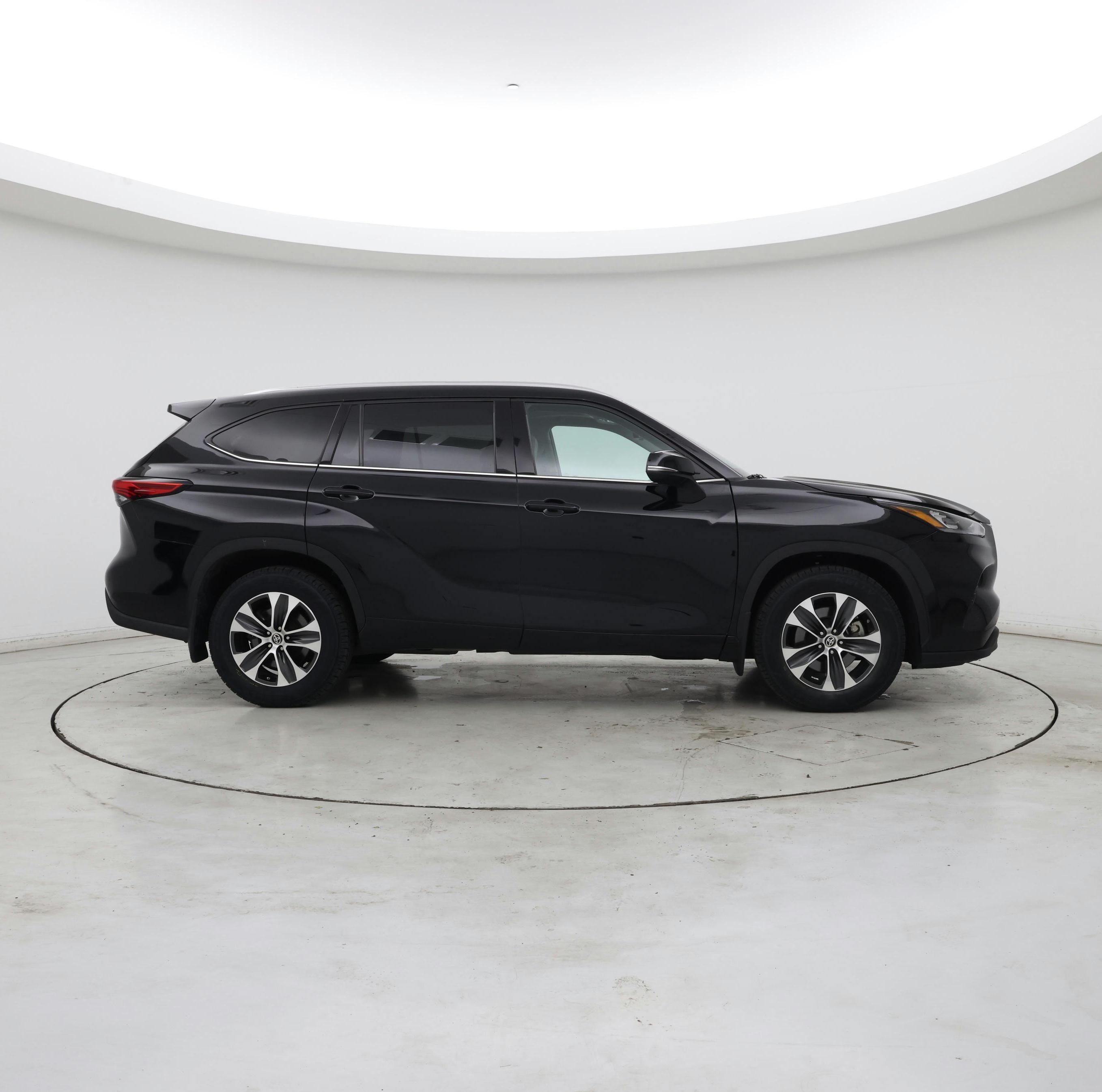 Thumbnail: 2020 Toyota Highlander - 7