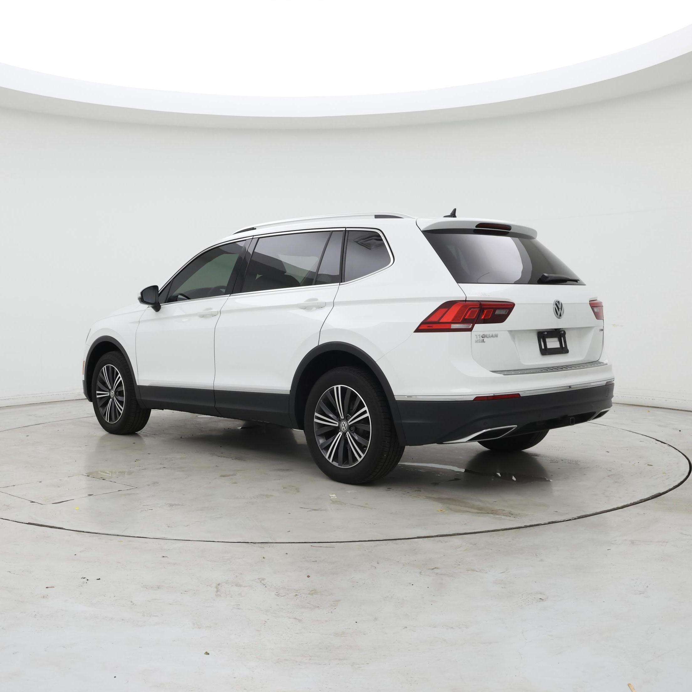 Thumbnail: 2019 Volkswagen Tiguan - 2