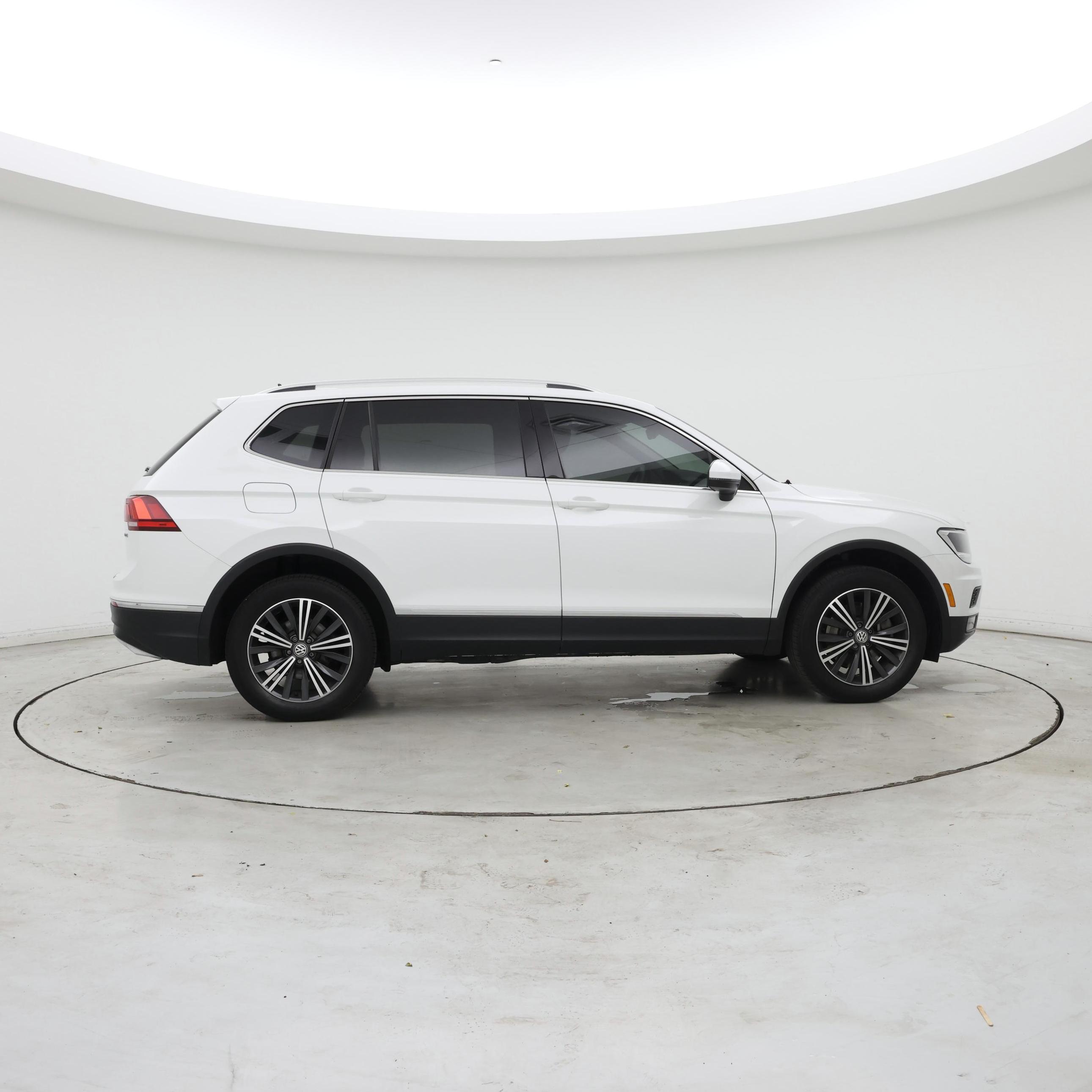 Thumbnail: 2019 Volkswagen Tiguan - 7