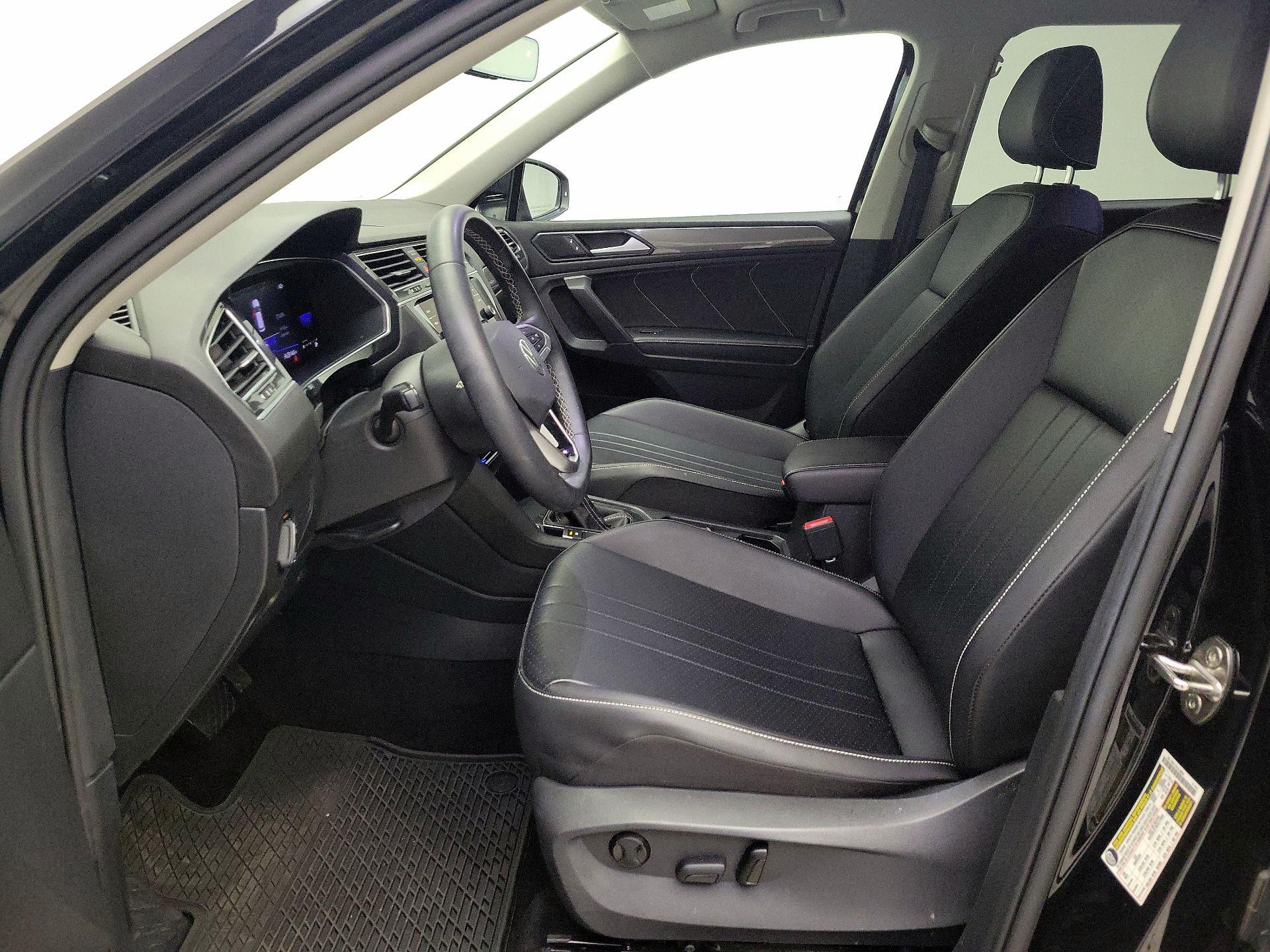 Thumbnail: 2022 Volkswagen Tiguan - 11