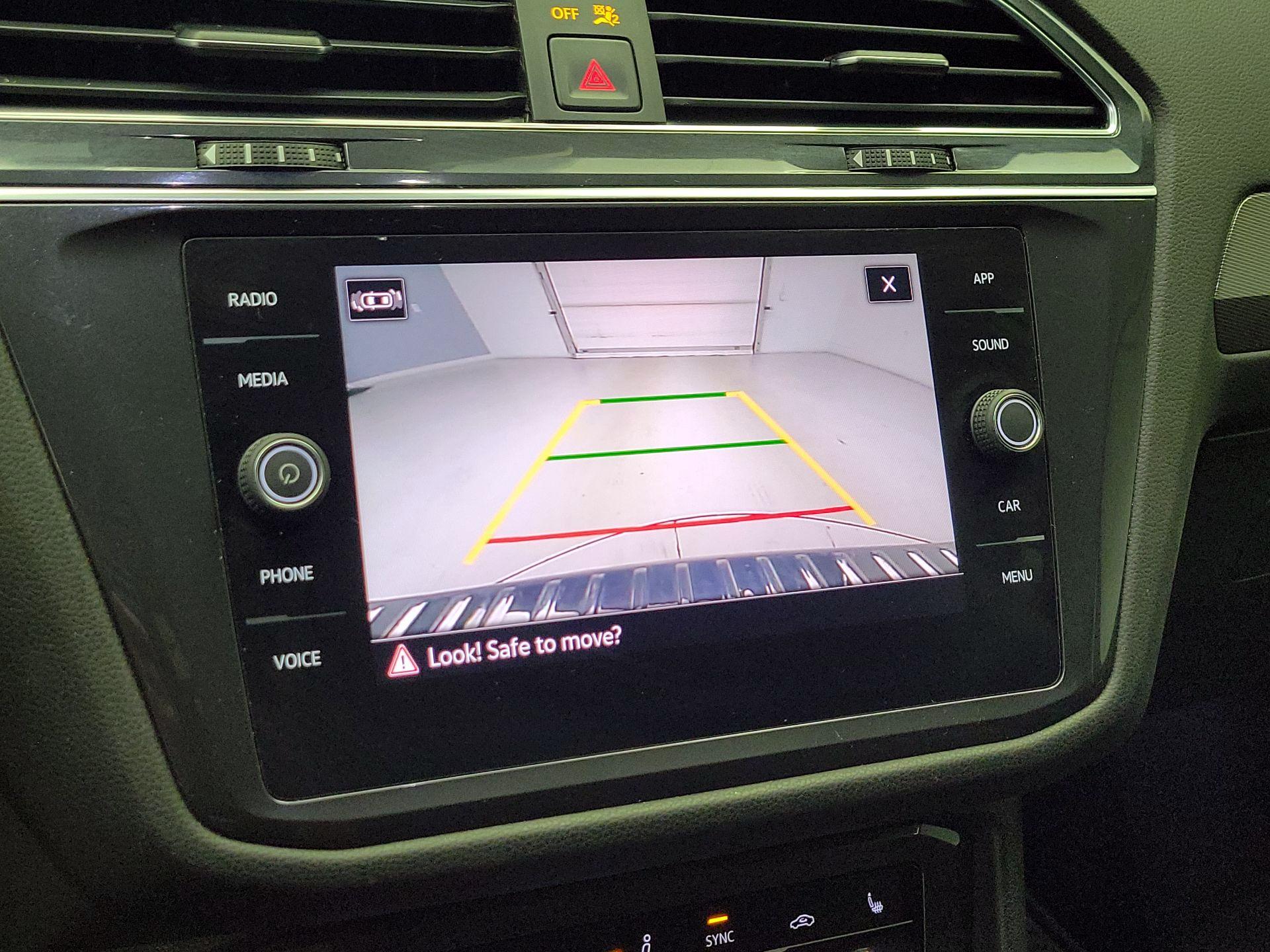Thumbnail: 2022 Volkswagen Tiguan - 14