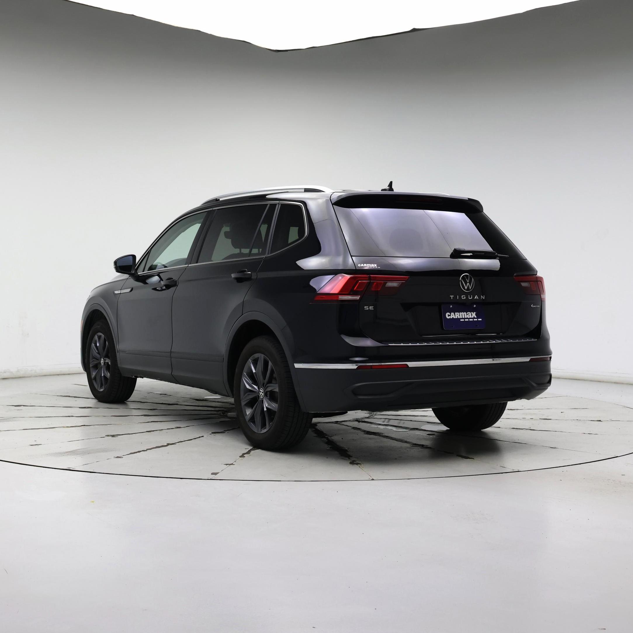 Thumbnail: 2022 Volkswagen Tiguan - 2