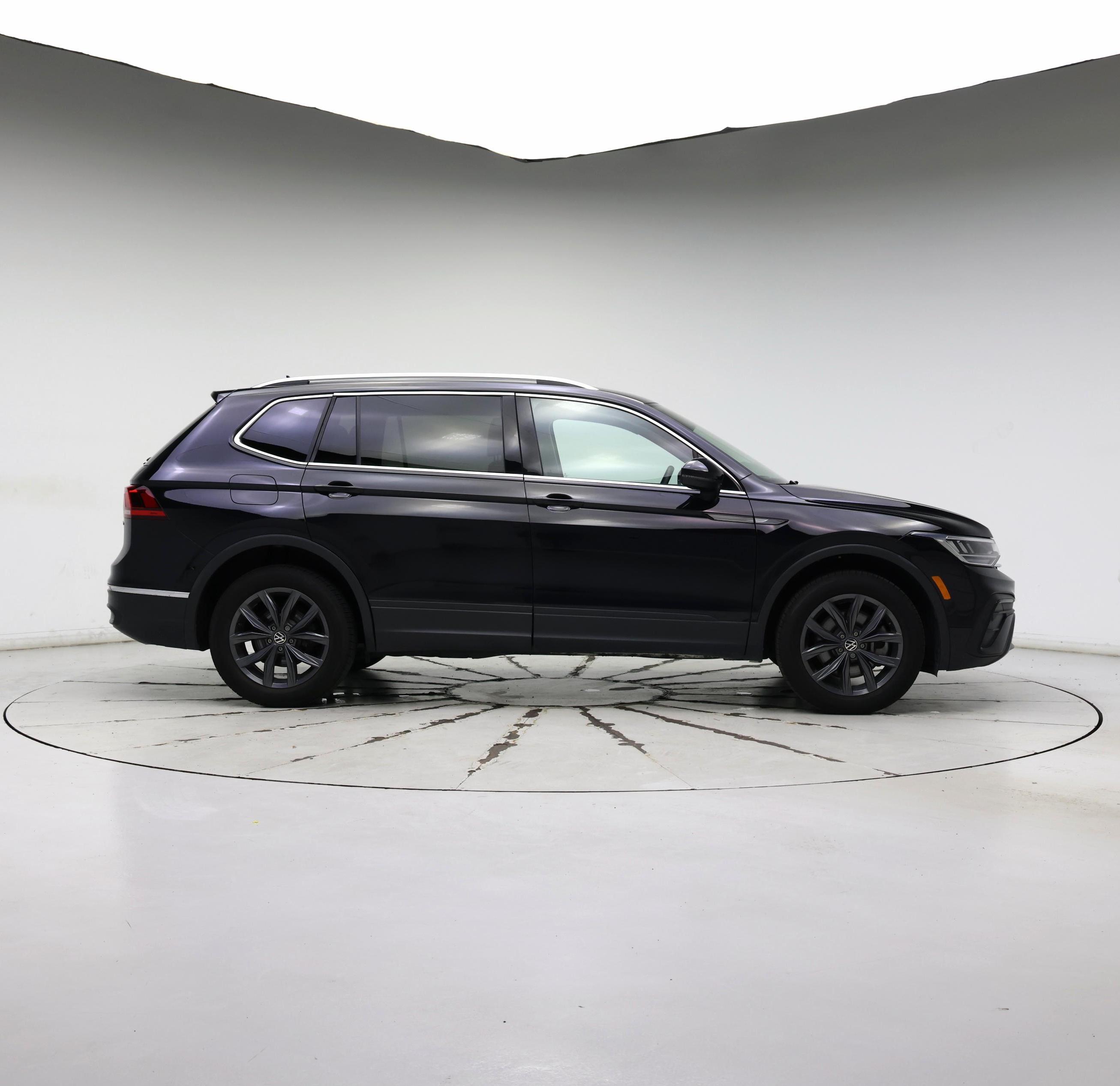 Thumbnail: 2022 Volkswagen Tiguan - 7