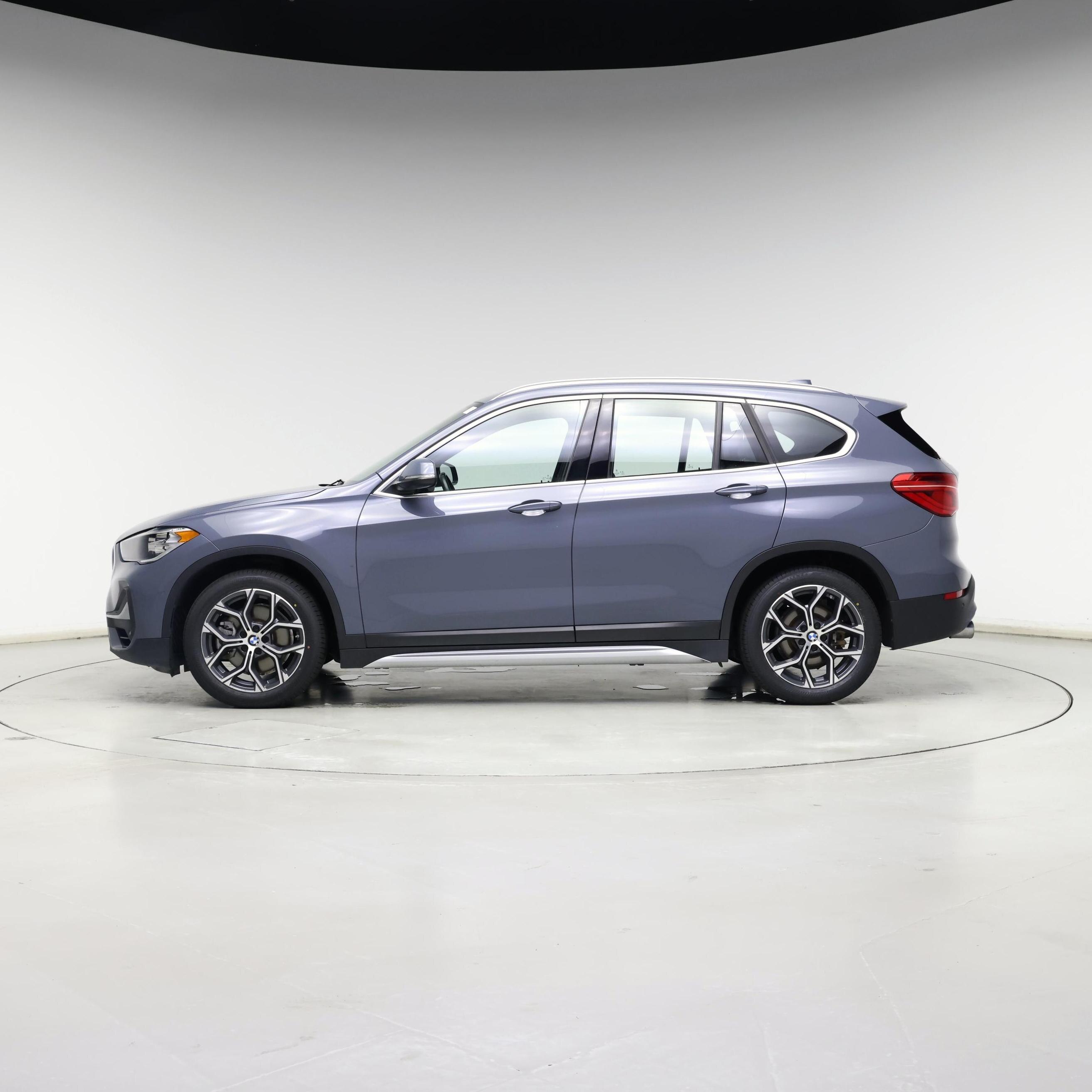 Thumbnail: 2021 BMW X1 - 3