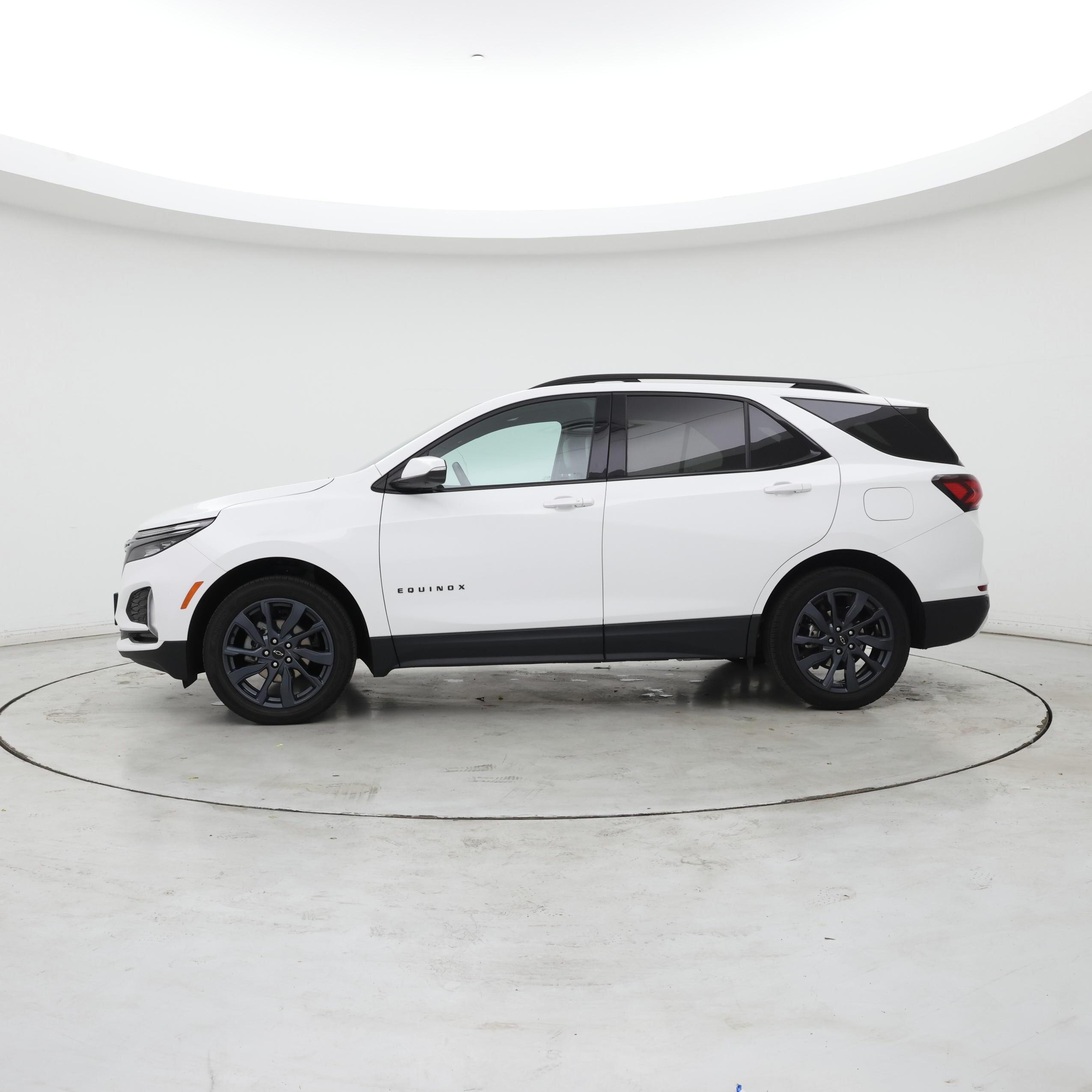 Thumbnail: 2022 Chevrolet Equinox - 3