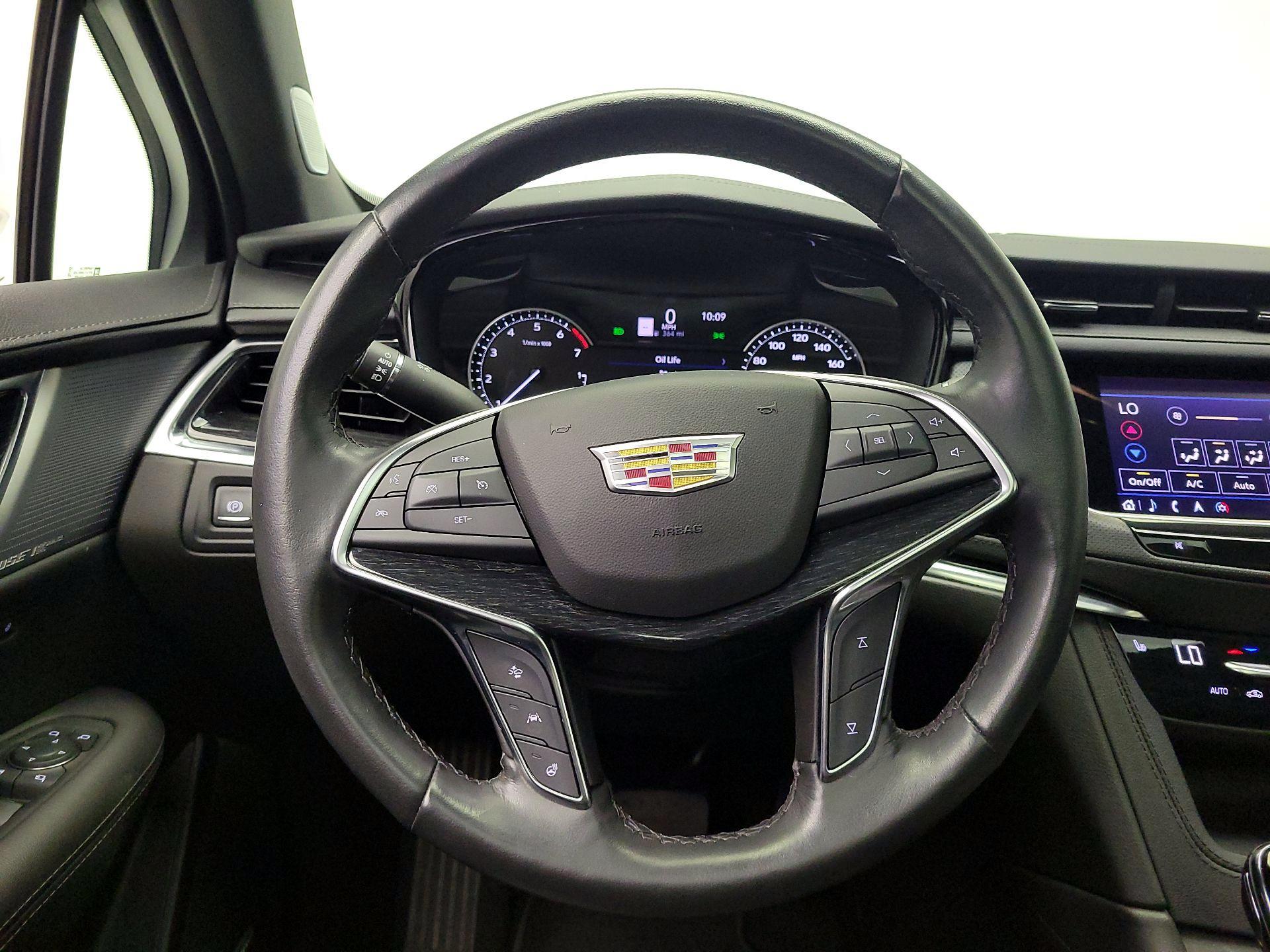 Thumbnail: 2023 Cadillac XT5 - 10