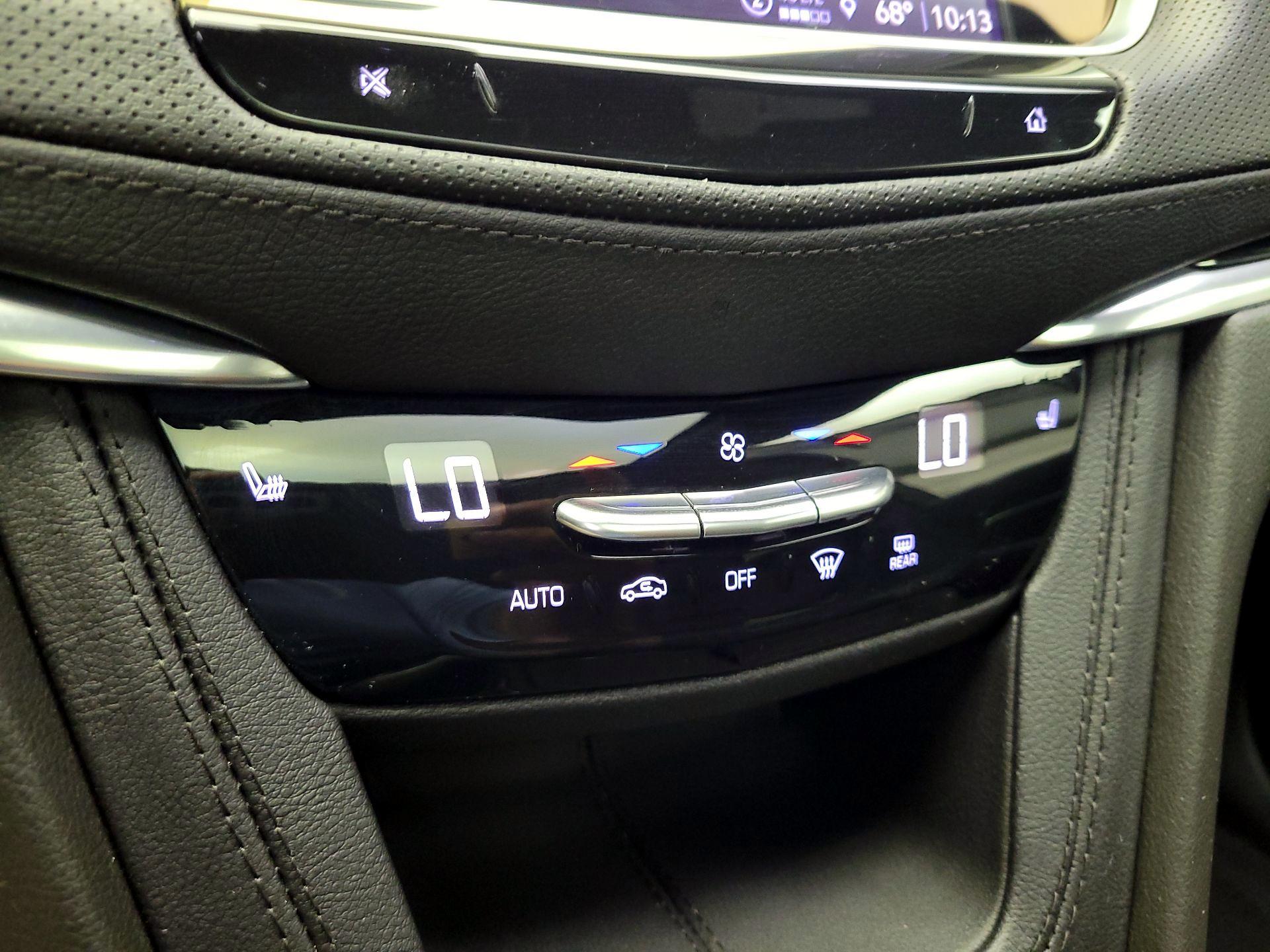 Thumbnail: 2023 Cadillac XT5 - 17