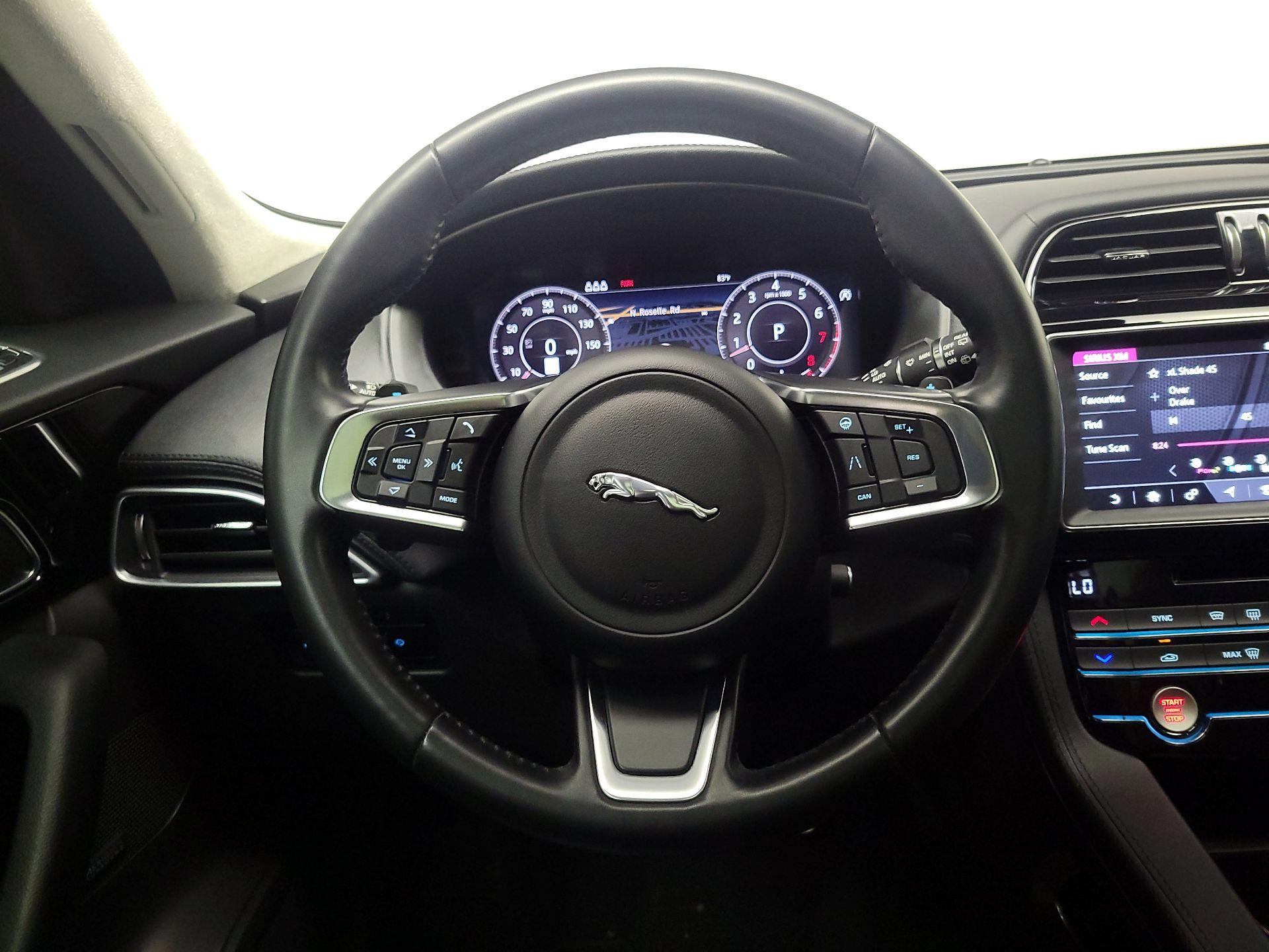 Thumbnail: 2019 Jaguar F-Pace - 10